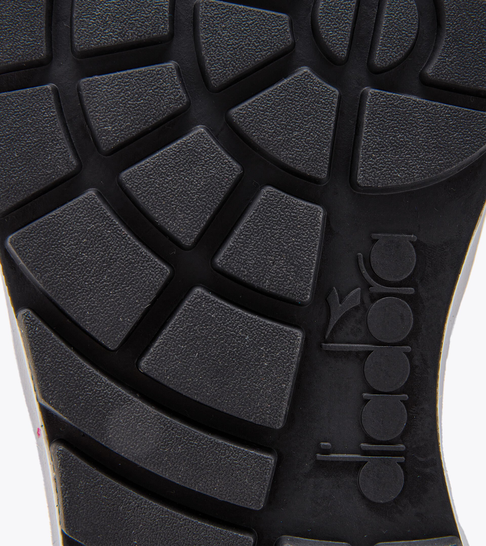 Sporty sneakers - Unisex KMARO 42 LOOP ACBC BLACK /WHITE - Diadora