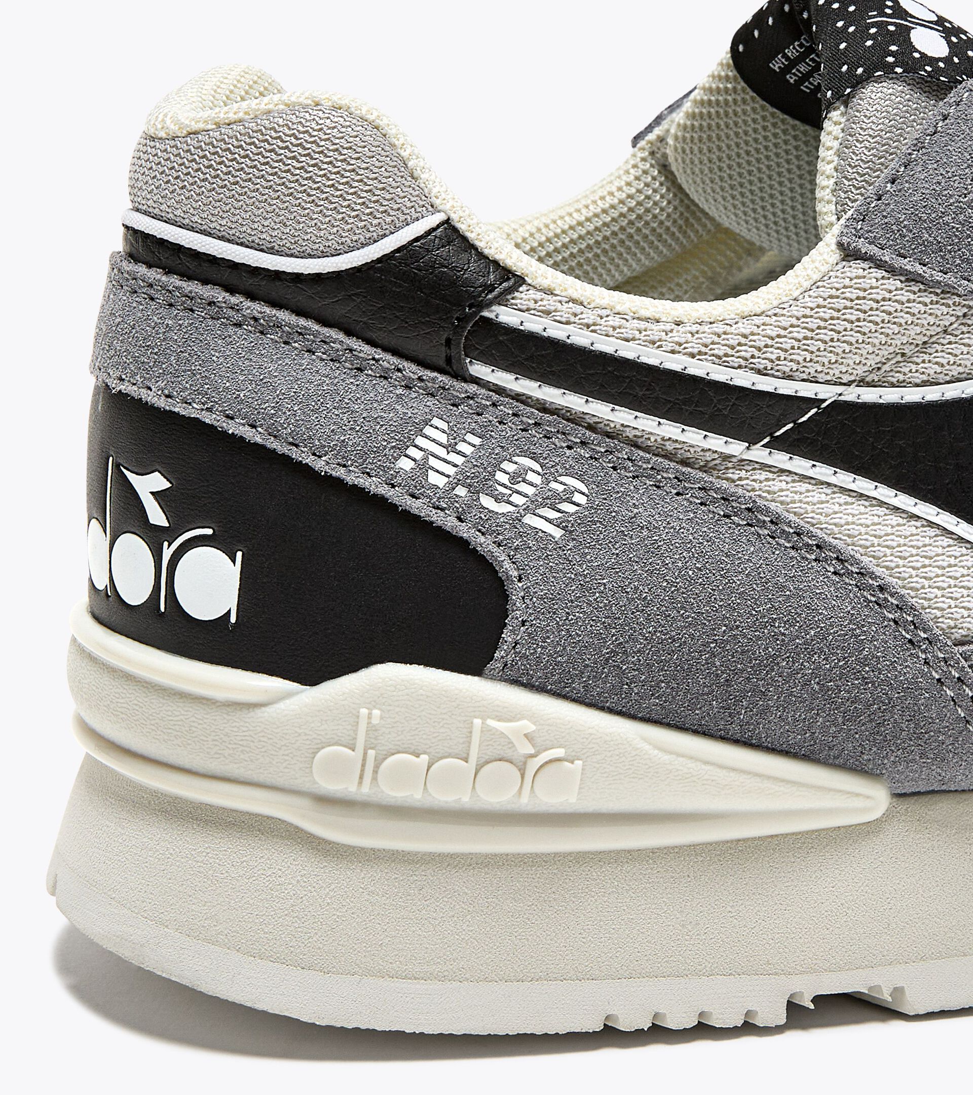 Zapatilla deportiva - Para todos los géneros N.92 ADVANCE GRIS COHETE - Diadora