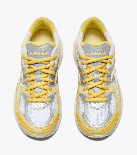 Sports sneakers - All-Gender MYTHOS STAR WHITE/CUSTARD - Diadora