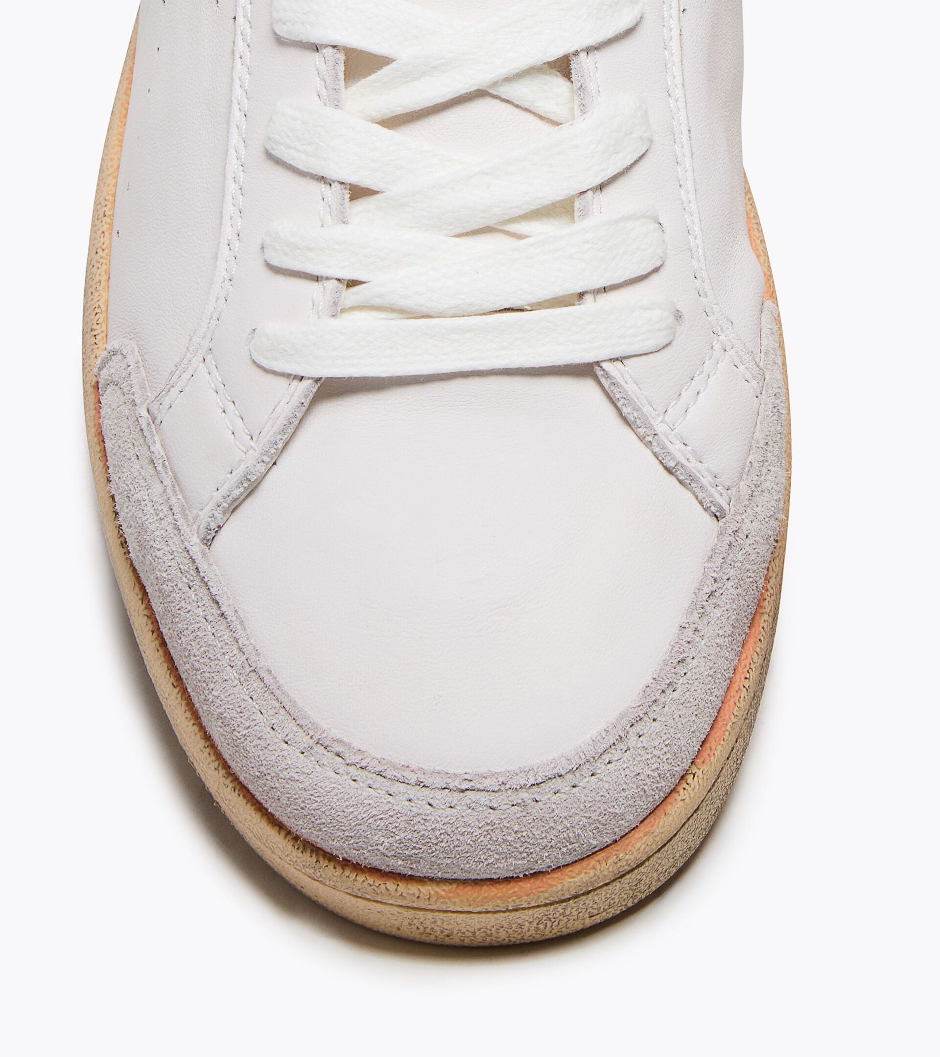 Heritage Leather Sneakers - All-gender
 PRESTIGE PLAIN USED BARN RED (45003) - Diadora