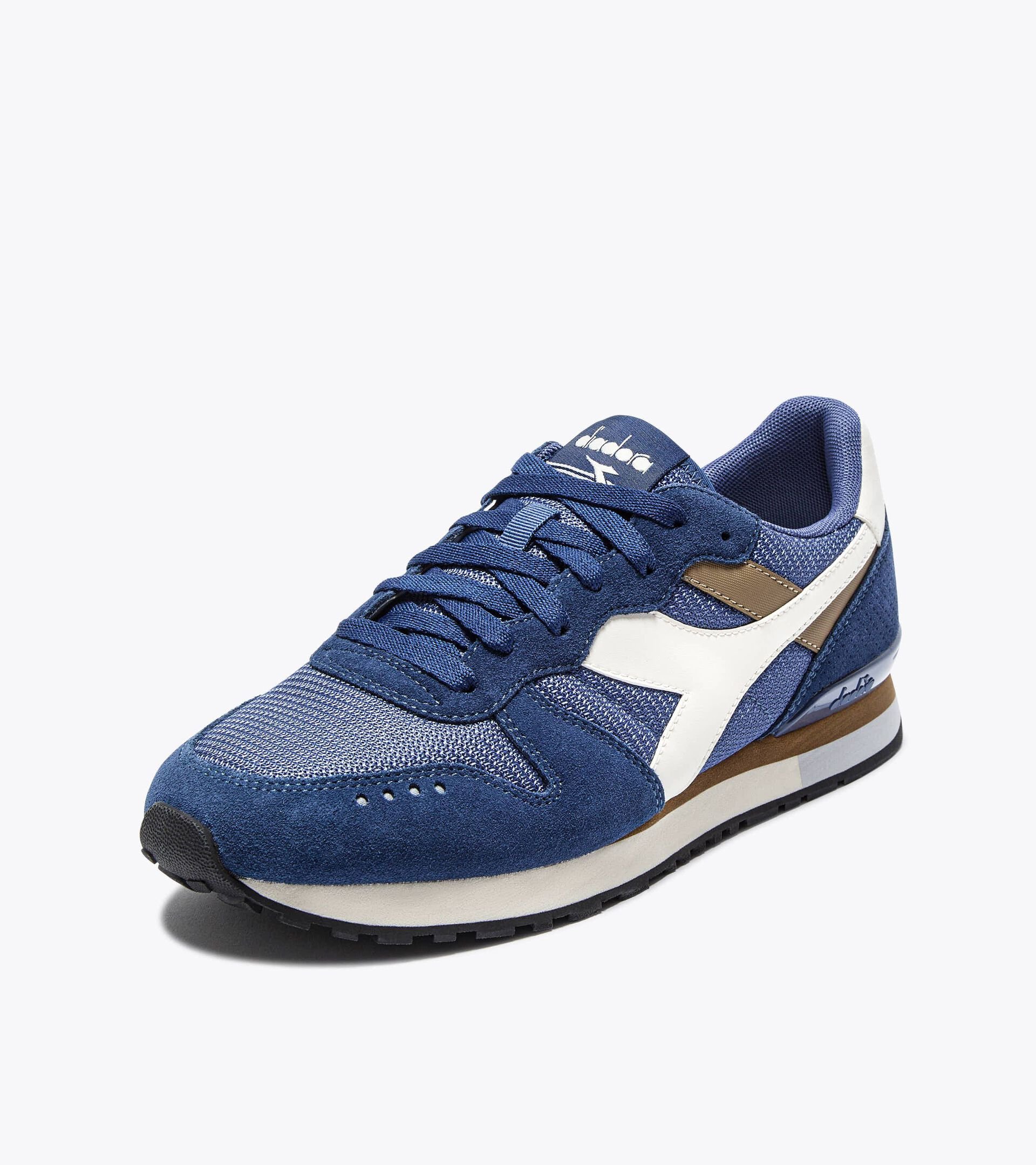 Zapatilla de ante - Para todos los g&eacute;neros
 CAMARO M2 AUTENTICO AZUL MARINO - Diadora