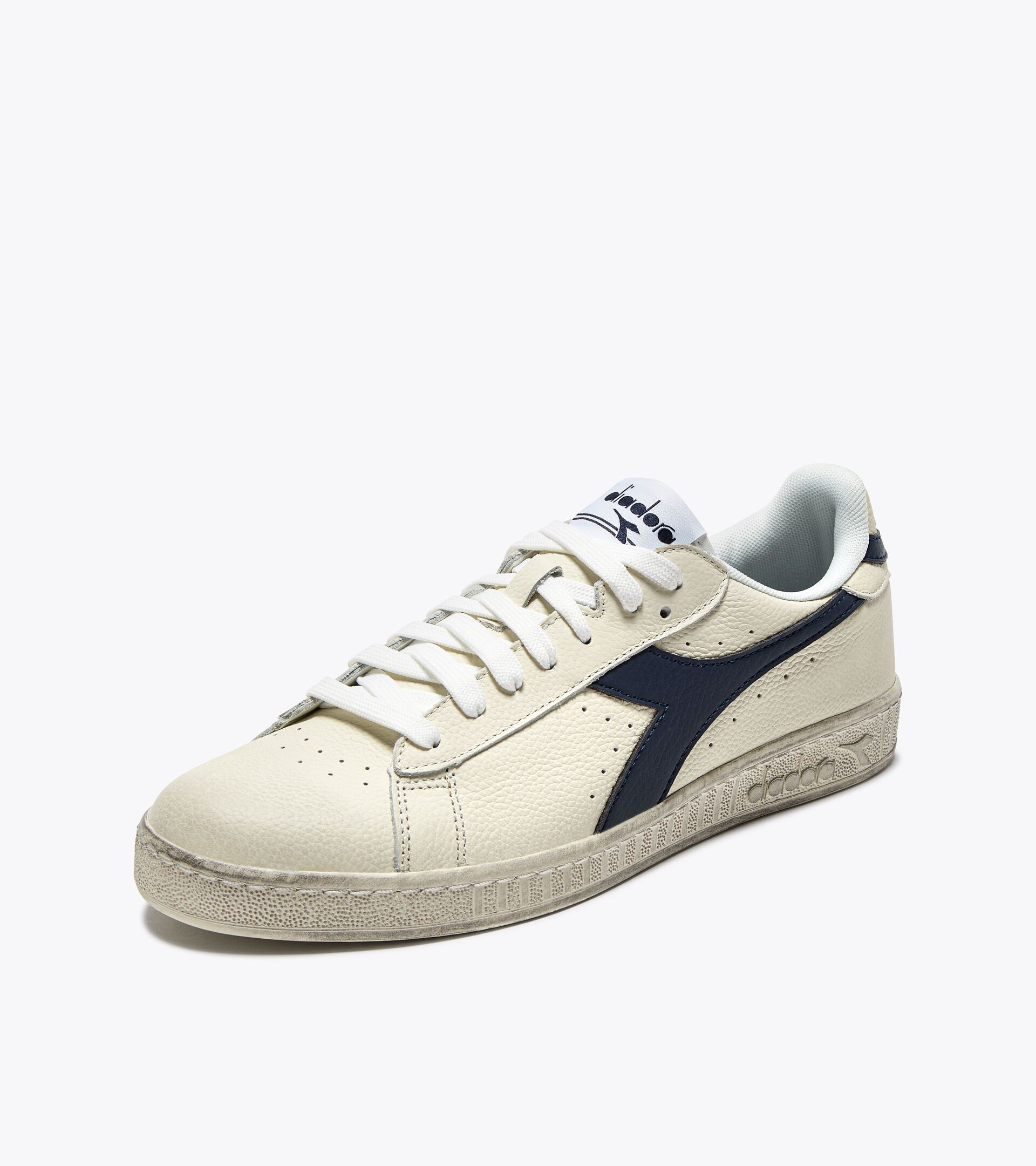 Sporty sneakers - Unisex GAME L LOW WAXED WHITE/BLUE CASPIAN SEA - Diadora