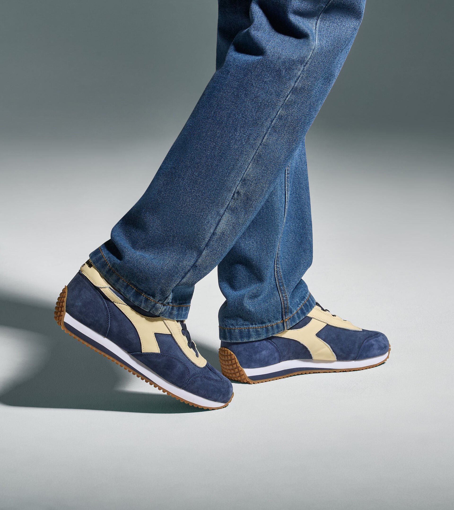 Heritage low-profile leather sneaker - All-gender EQUIPE '75 SW BLUE CASPIAN SEA - Diadora