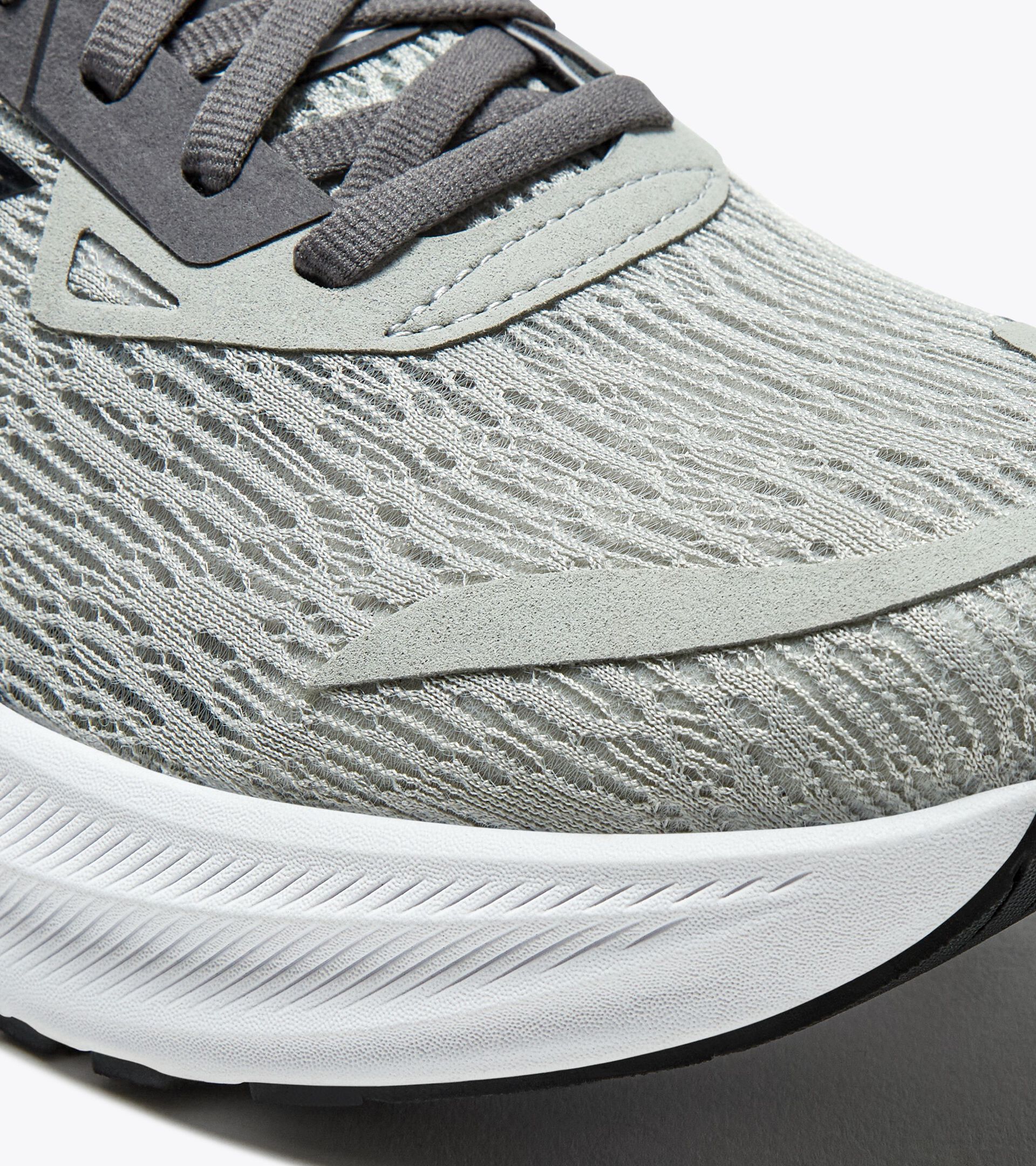 Running shoe - Comfort and stability - Men's NUCLEO 2 SILVER DD/STEEL GRAY/BLACK - Diadora