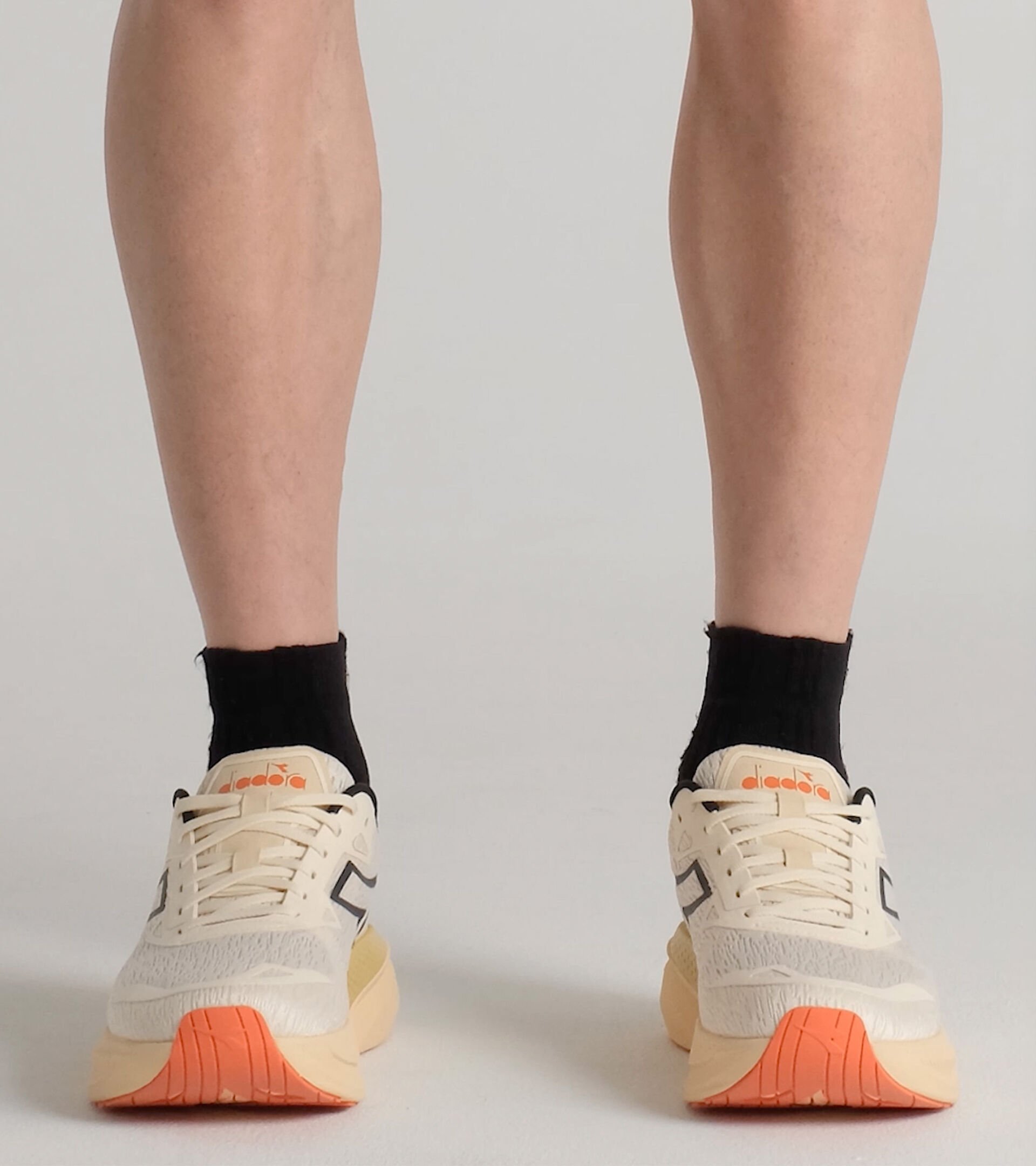 Zapatilla de running - Comodidad y estabilidad - Hombre NUCLEO 2 BUTTERCREAM /AUTUMN BLONDE - Diadora