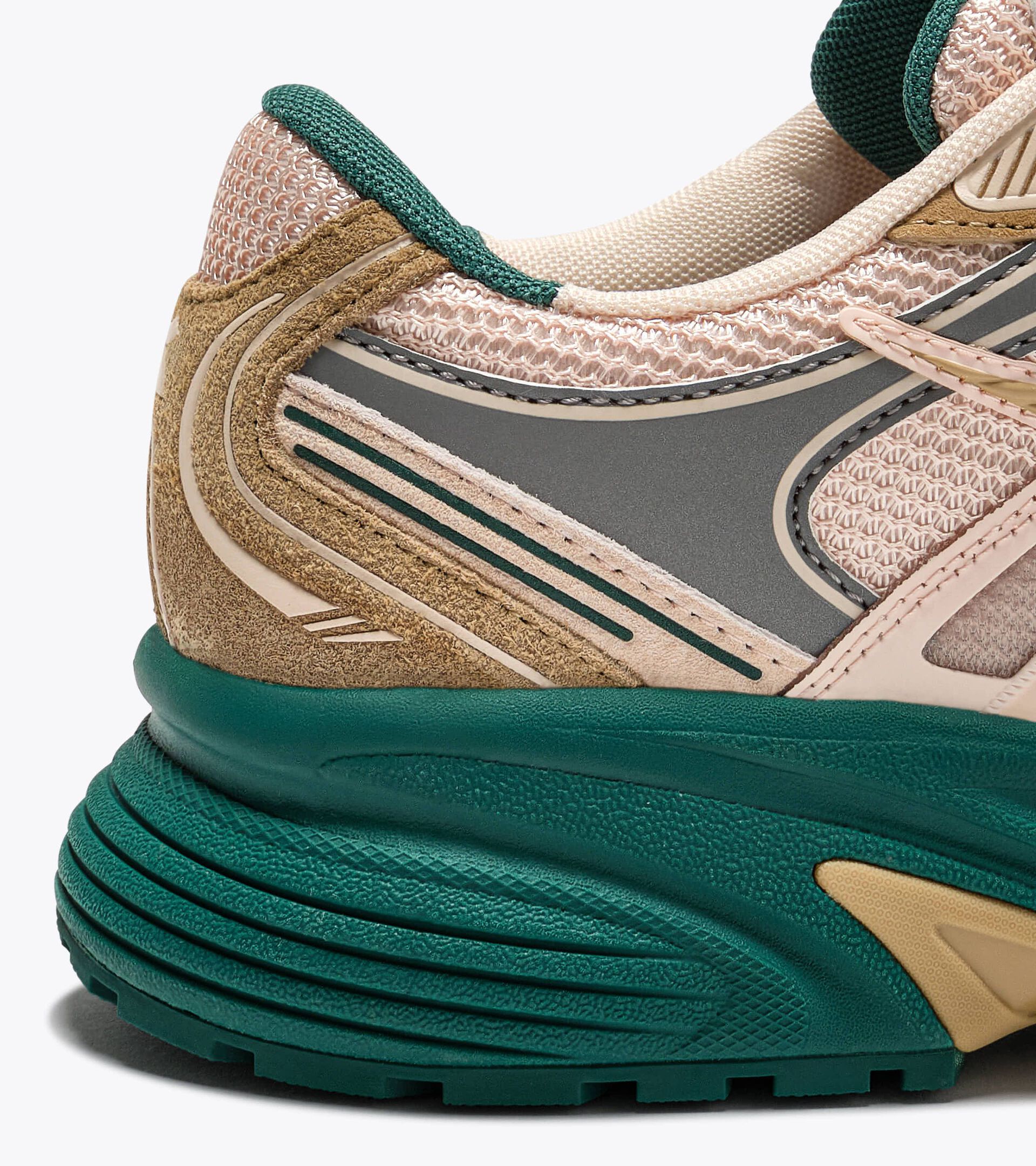 Zapatilla deportiva - Para todos los g&eacute;neros MYTHOS STAR ROSA TENUE - Diadora