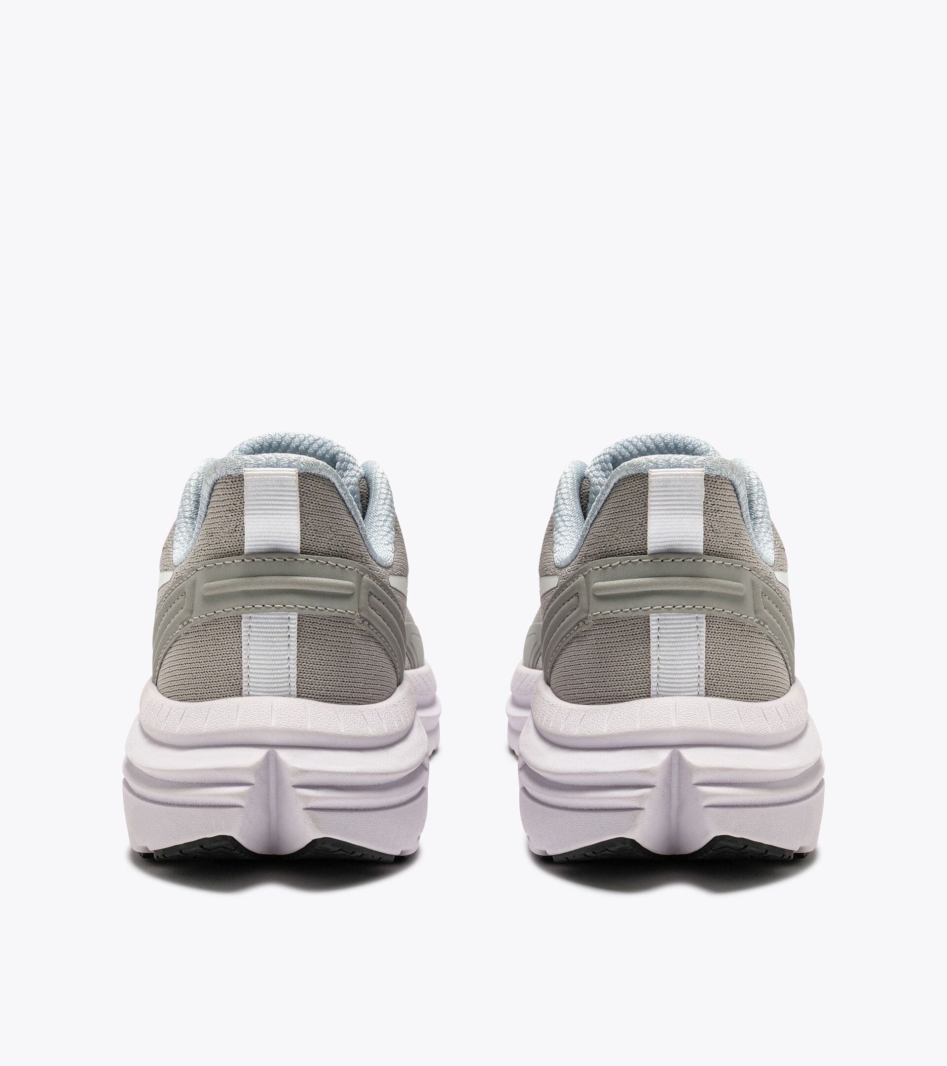 Zapatillas de senderismo - Mujer
 PASSO 6 W ARGENTO DD/BIANCO - Diadora