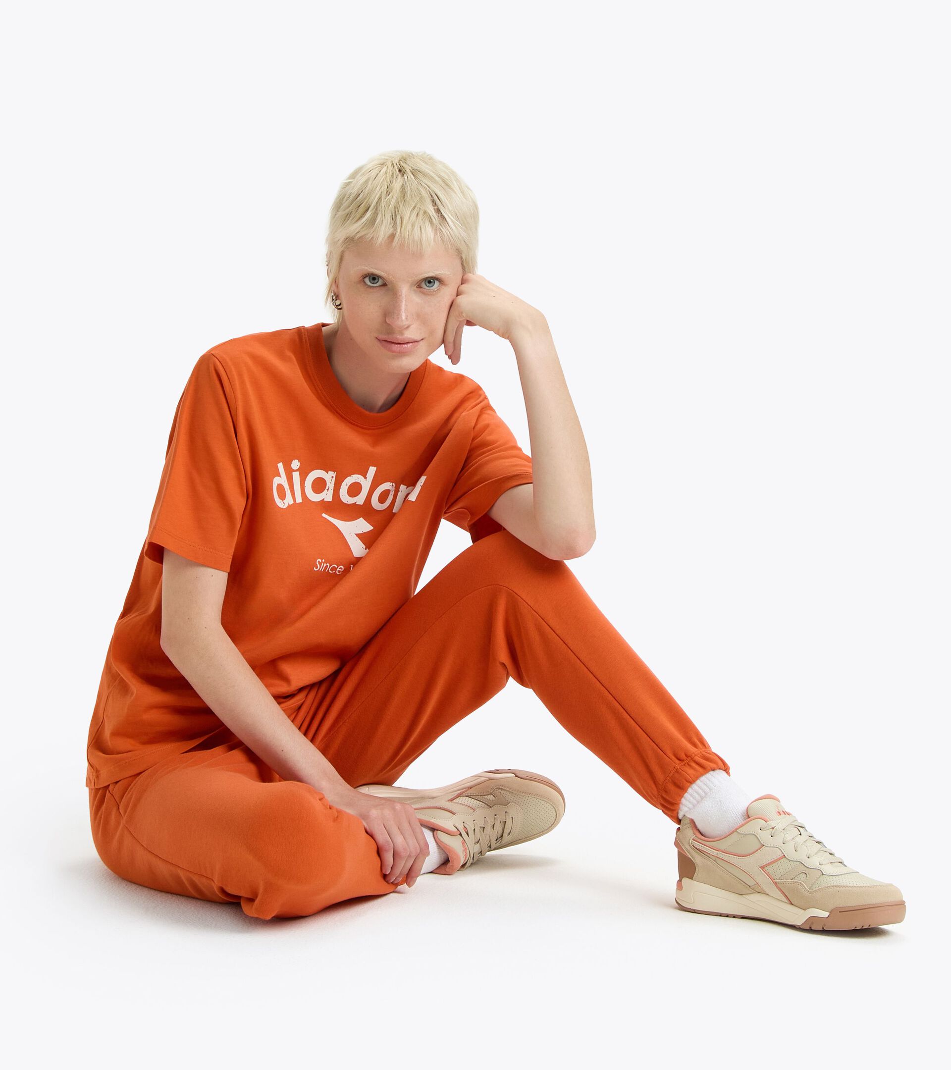 Sweatpants - Gender Neutral PANTS ATHL. LOGO PUREED PUMPKIN - Diadora