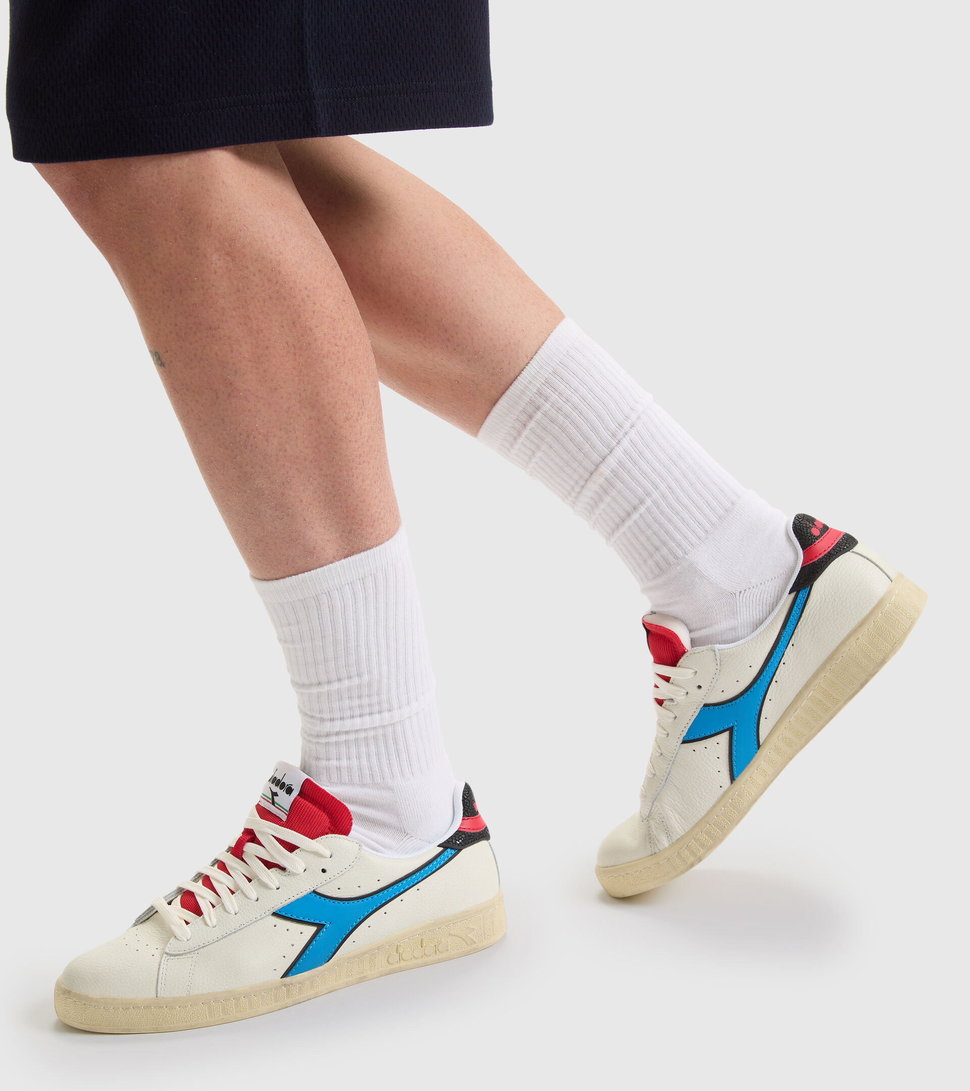 Sports shoe - Unisex GAME L LOW ICONA WHITE/BLACK/MALIBU BLUE - Diadora