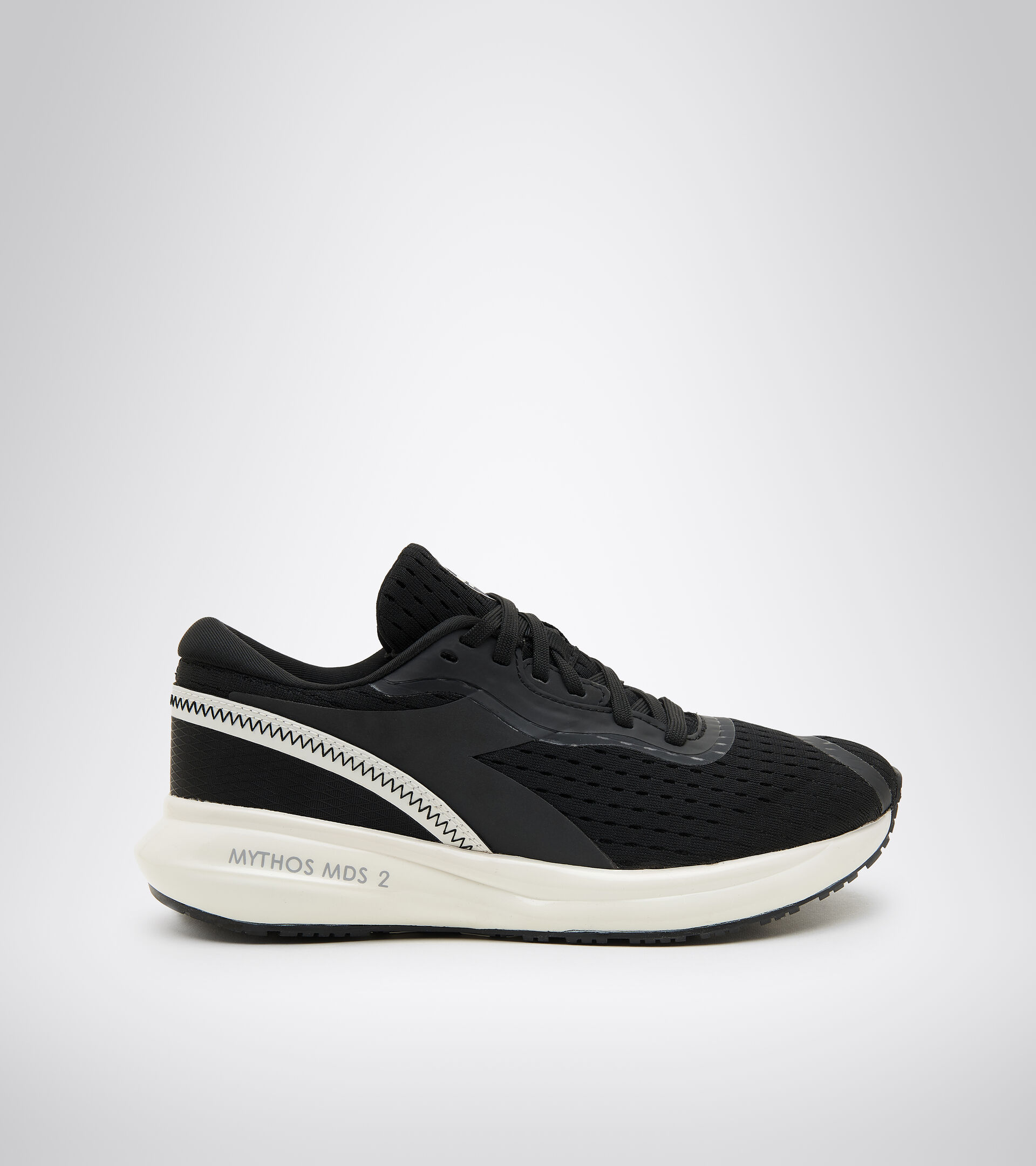 Chaussures de running - Femme MYTHOS MDS 2 W NOIR/BLANC (C7406) - Diadora