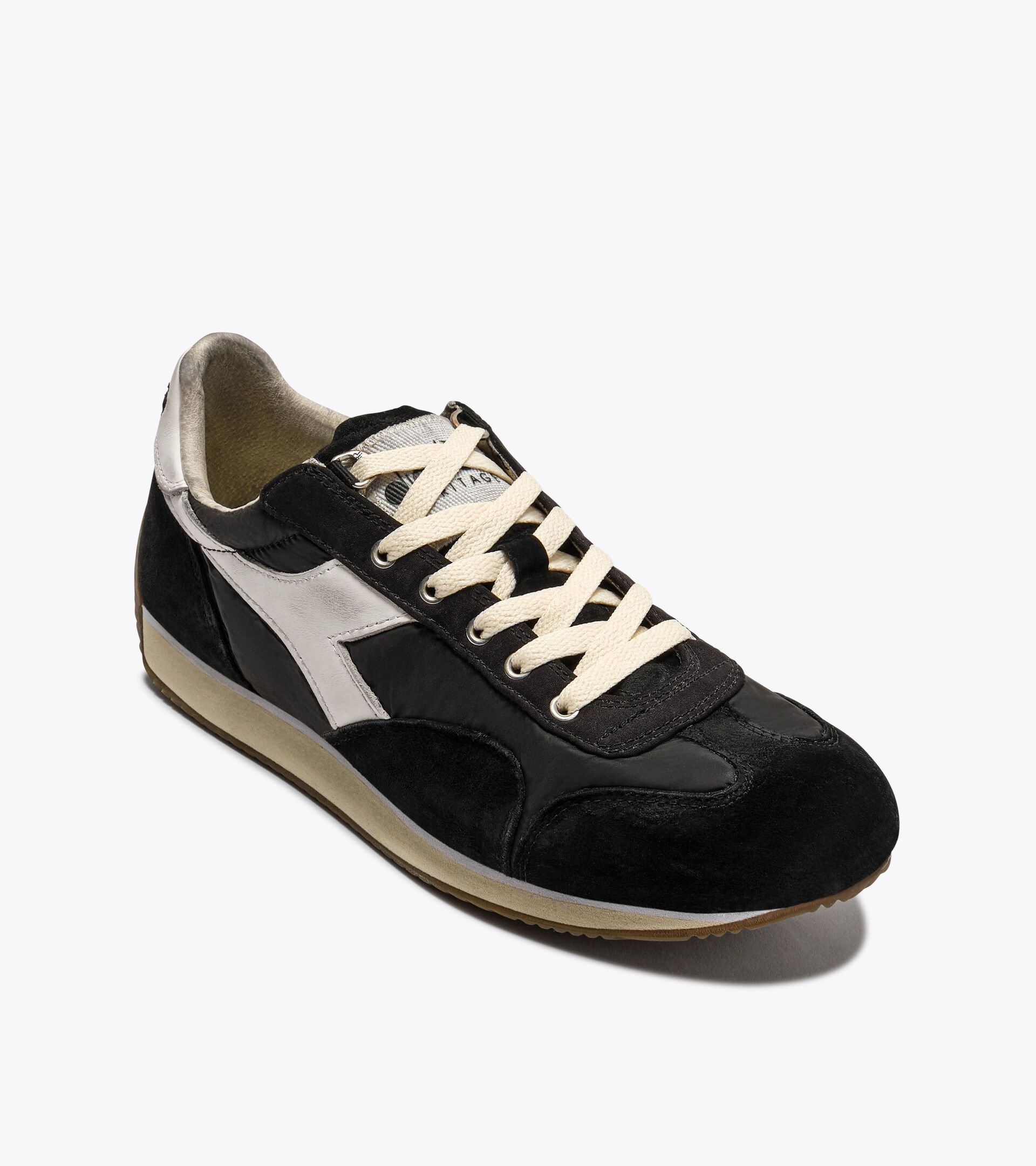 Heritage-Sneaker aus Veloursleder - Alle Geschlechter EQUIPE VELA SW SCHWARZ - Diadora