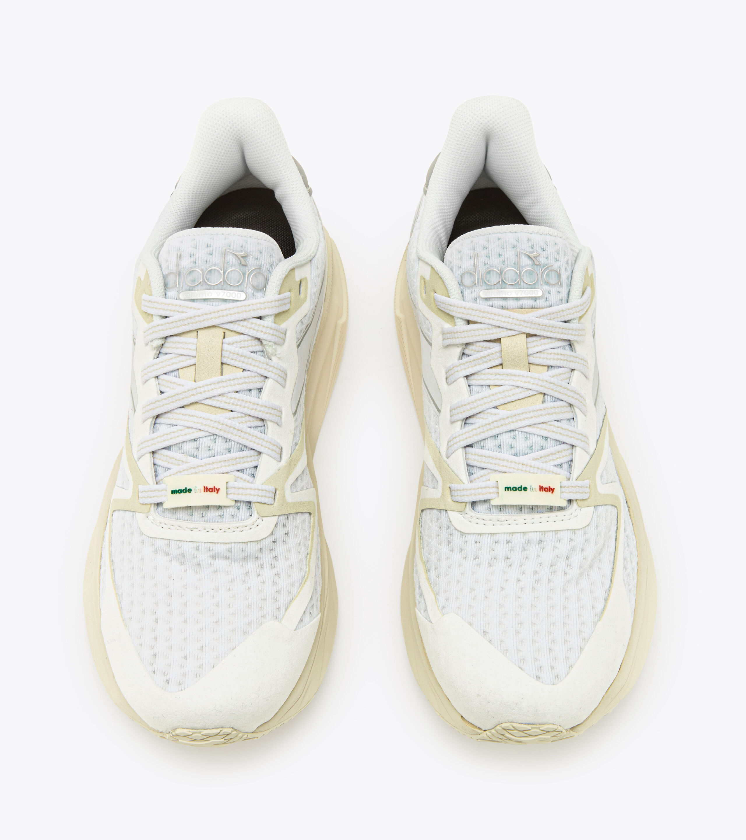 Diadora v700 new arrivals