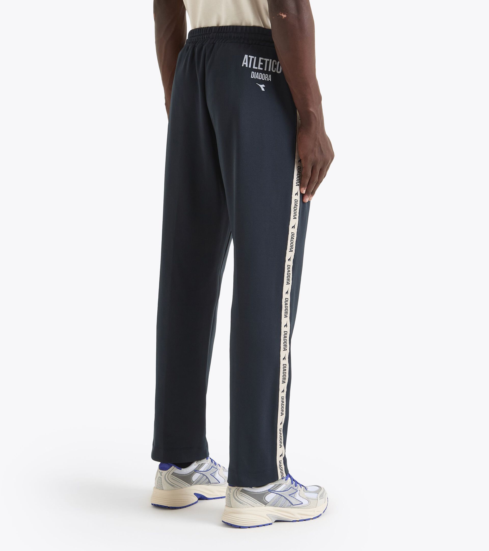 Pantalón de chándal Legacy de corte cómodo - Para todos los géneros TRACK PANT LEGACY AZUL NOCHE - Diadora