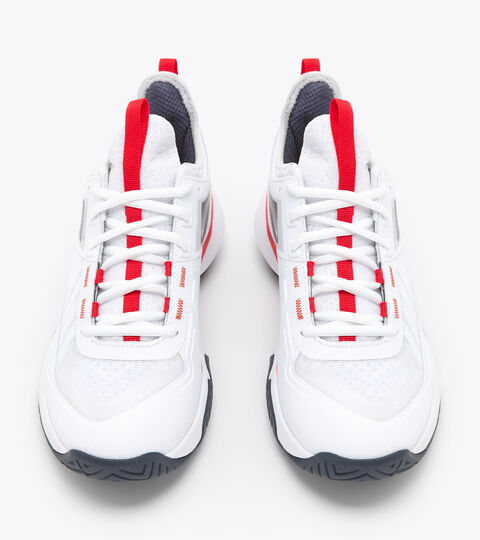 FINALE AG, BLC/NOIR IRIS/ROUGE ARDENT Tennis shoes for hard surfaces or clay courts - Men FINALE AG BLC/NOIR IRIS/ROUGE ARDENT - Diadora