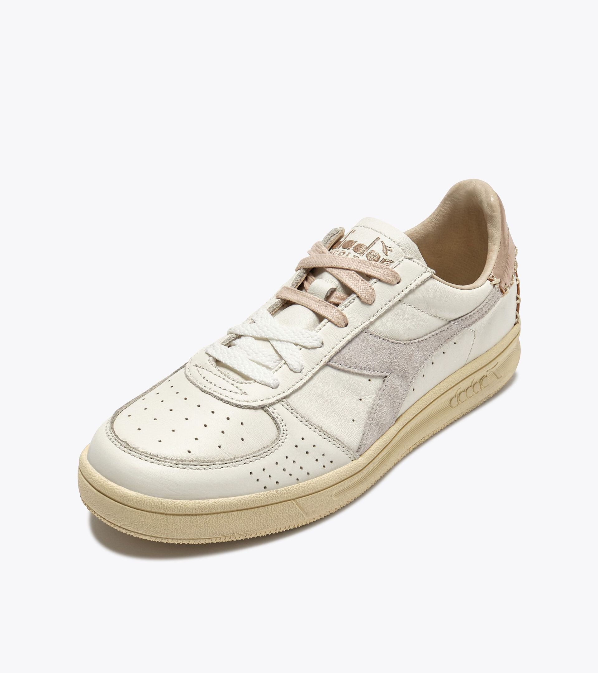 Heritage leather sneaker - All-gender
 B.ELITE X-STITCH WN WHITE/FROSTED ALMOND - Diadora