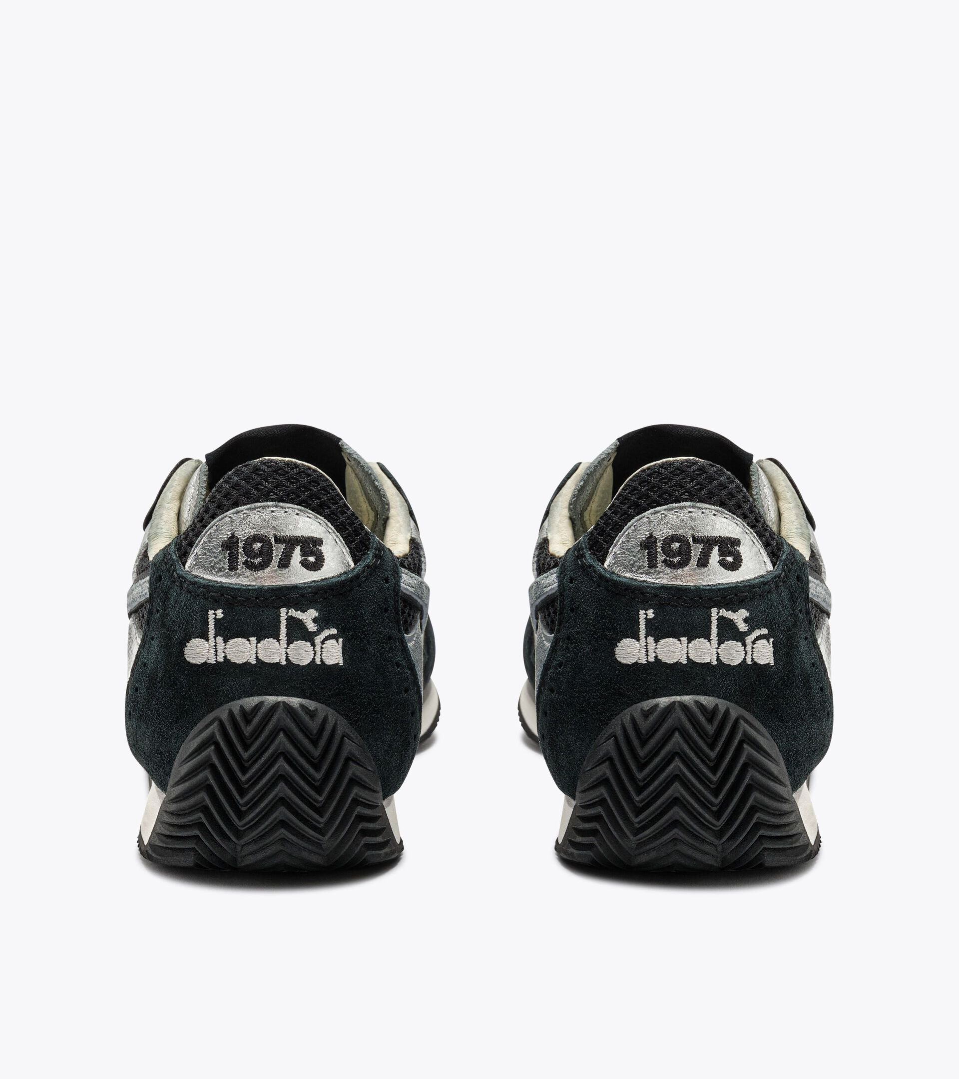 Zapatilla Heritage de piel - Ca&ntilde;a baja - Para todos los g&eacute;neros EQUIPE REVENGE SW WN NEGRO - Diadora