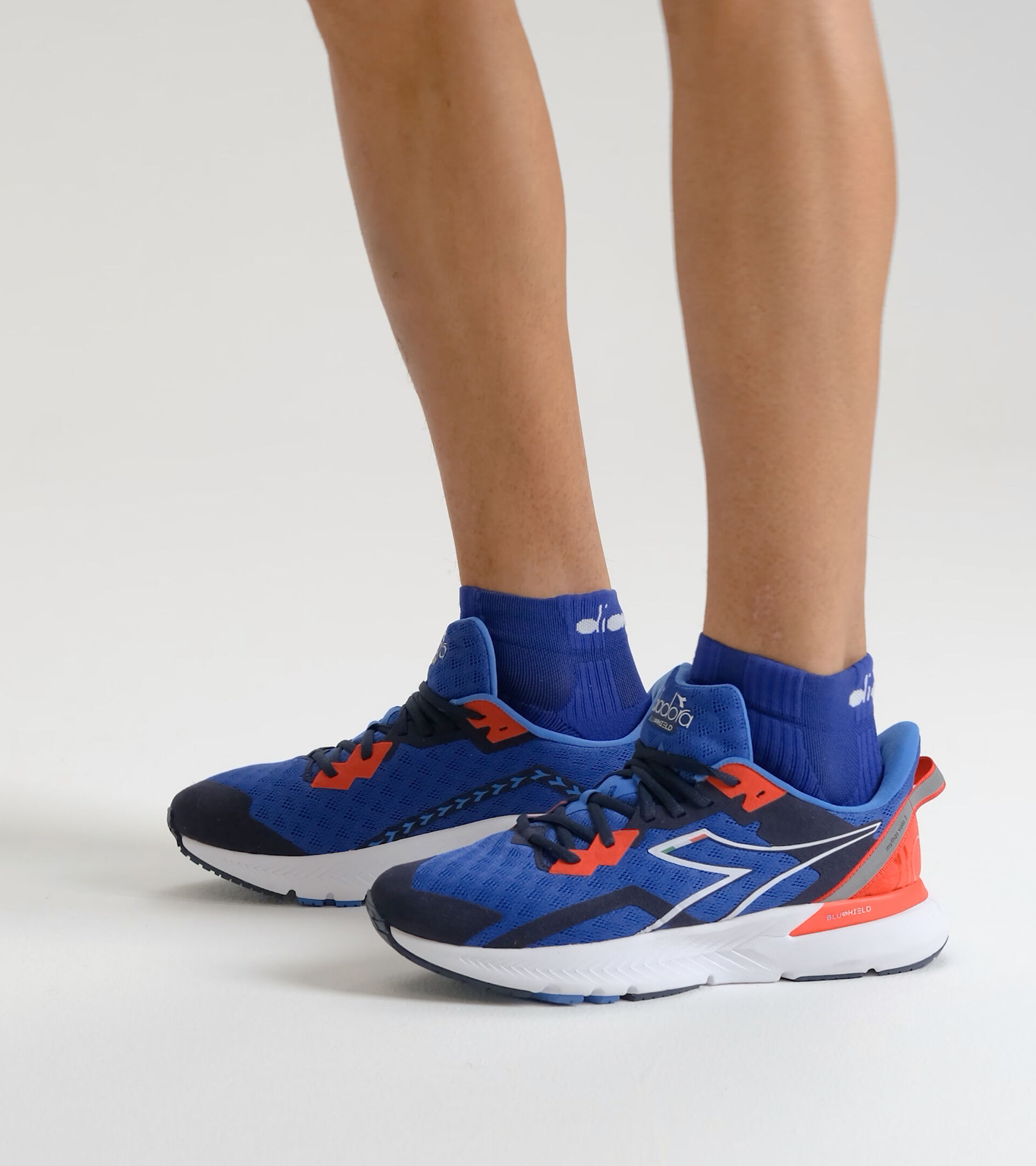 Running shoes - Men MYTHOS BLUSHIELD VOLO 3 SURF THE WEB/WHITE/FIERY RED - Diadora