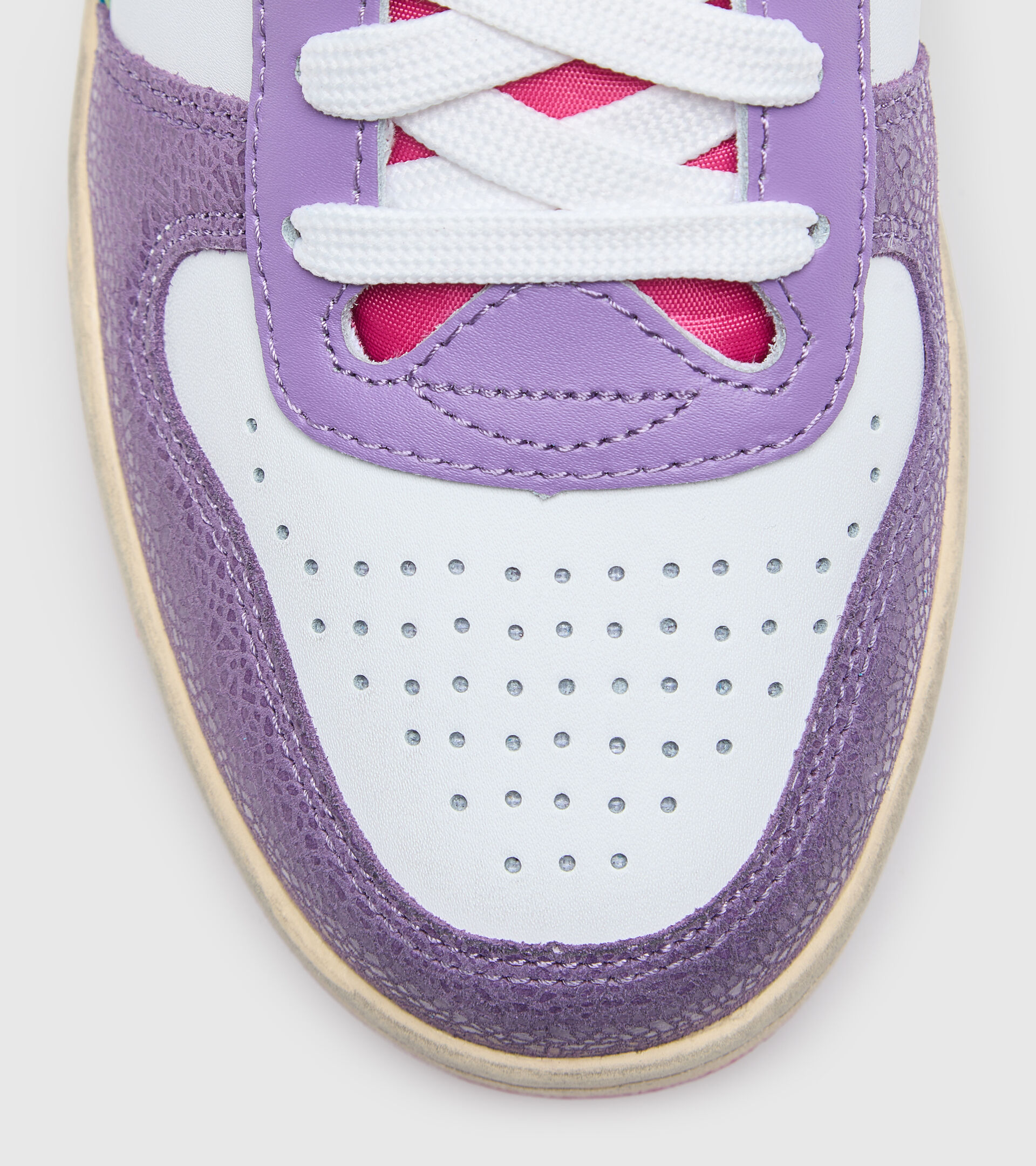 Sports shoe - Women MAGIC BASKET LOW ICONA WN ENGLISH LAVENDER/WHITE - Diadora