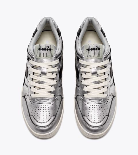 B.560 SILVER USED WN, SILVER METALLIZED/BLACK Heritage sneakers - Women’s
B.560 SILVER USED WN SILVER METALLIZED/BLACK - Diadora