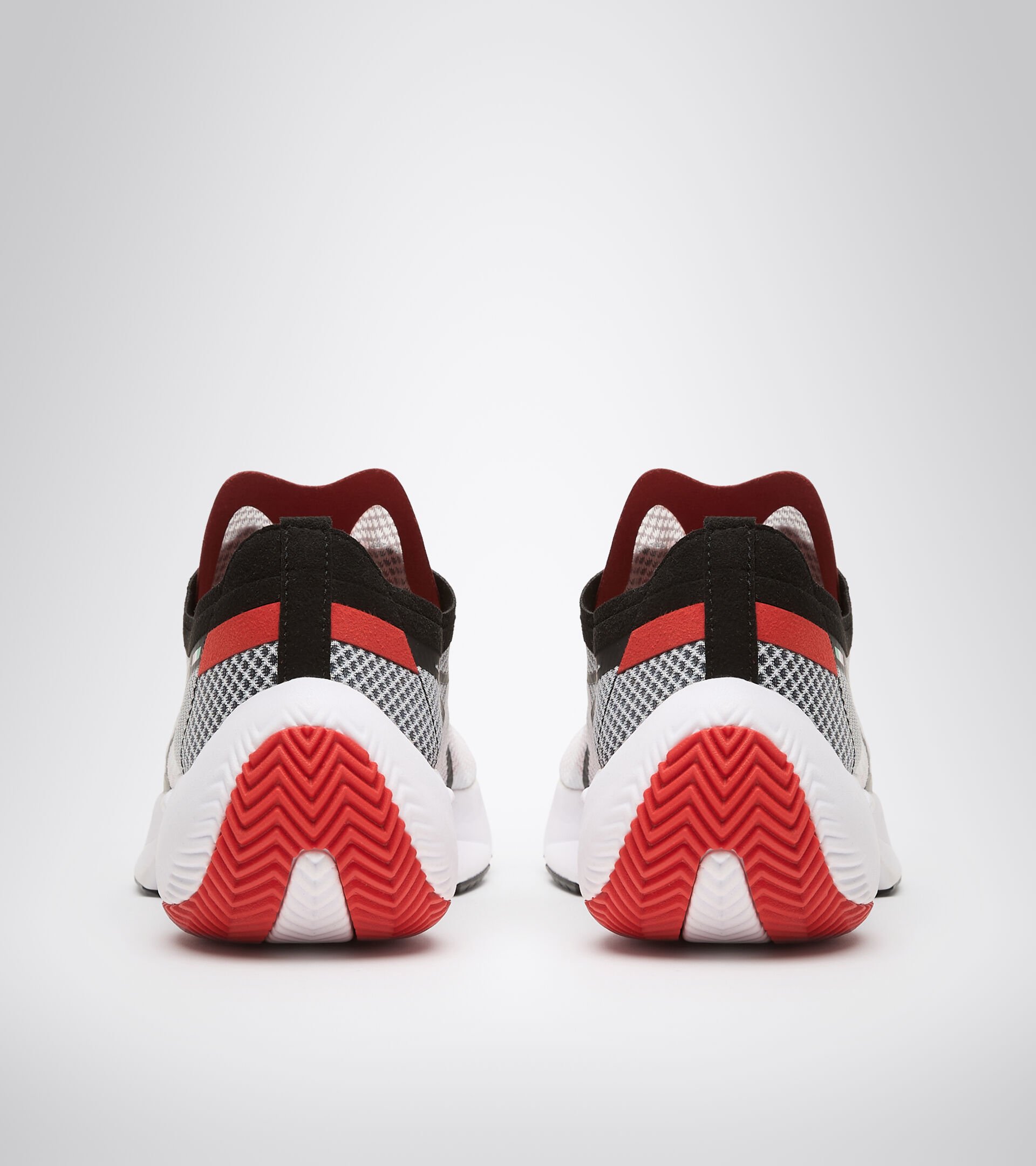 Running shoe - Men EQUIPE CORSA 2 WHITE/BLACK/FIERY RED - Diadora