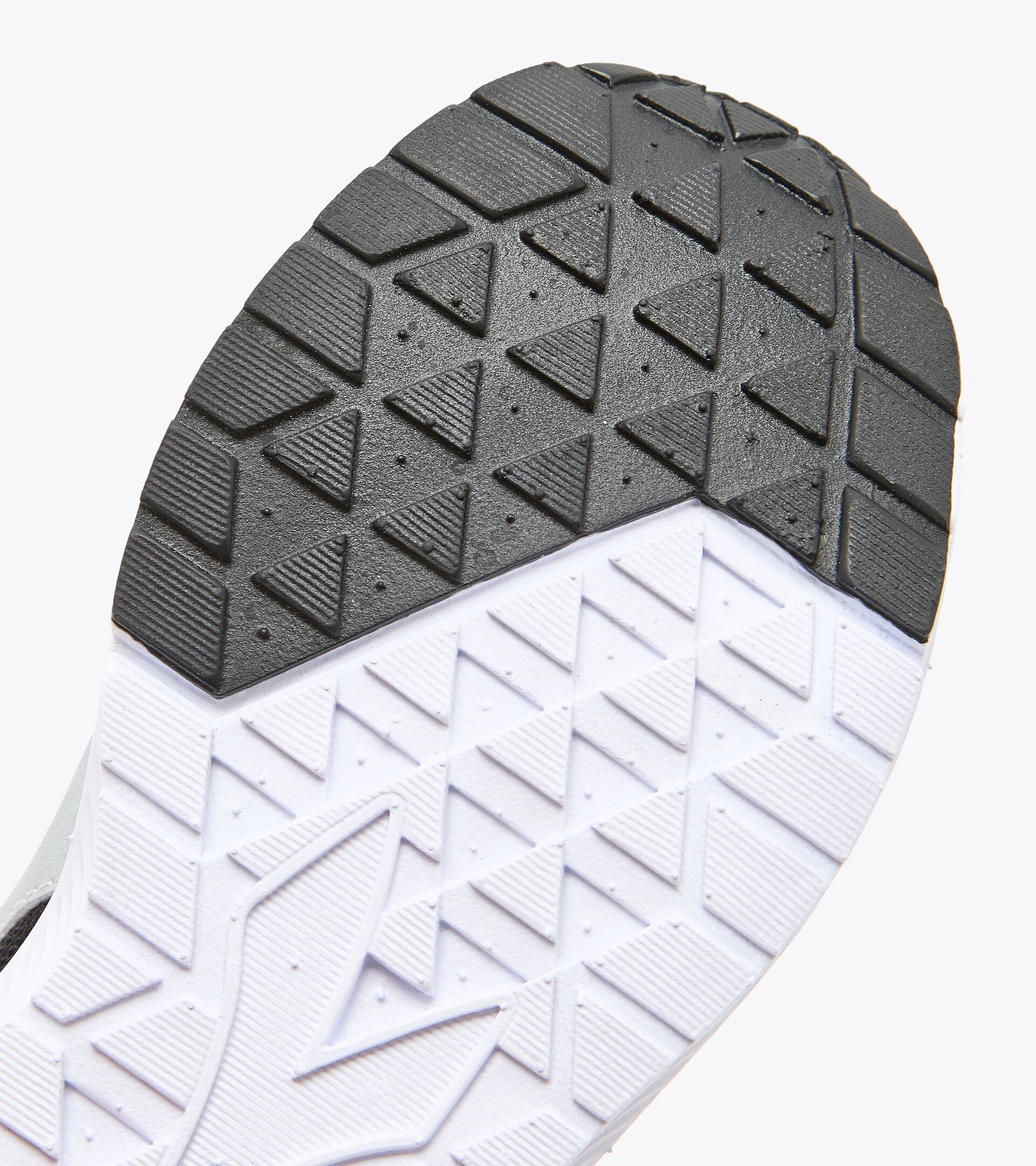 Junior running shoes - Unisex FALCON 2 JR V BLACK/SILVER/WHITE - Diadora