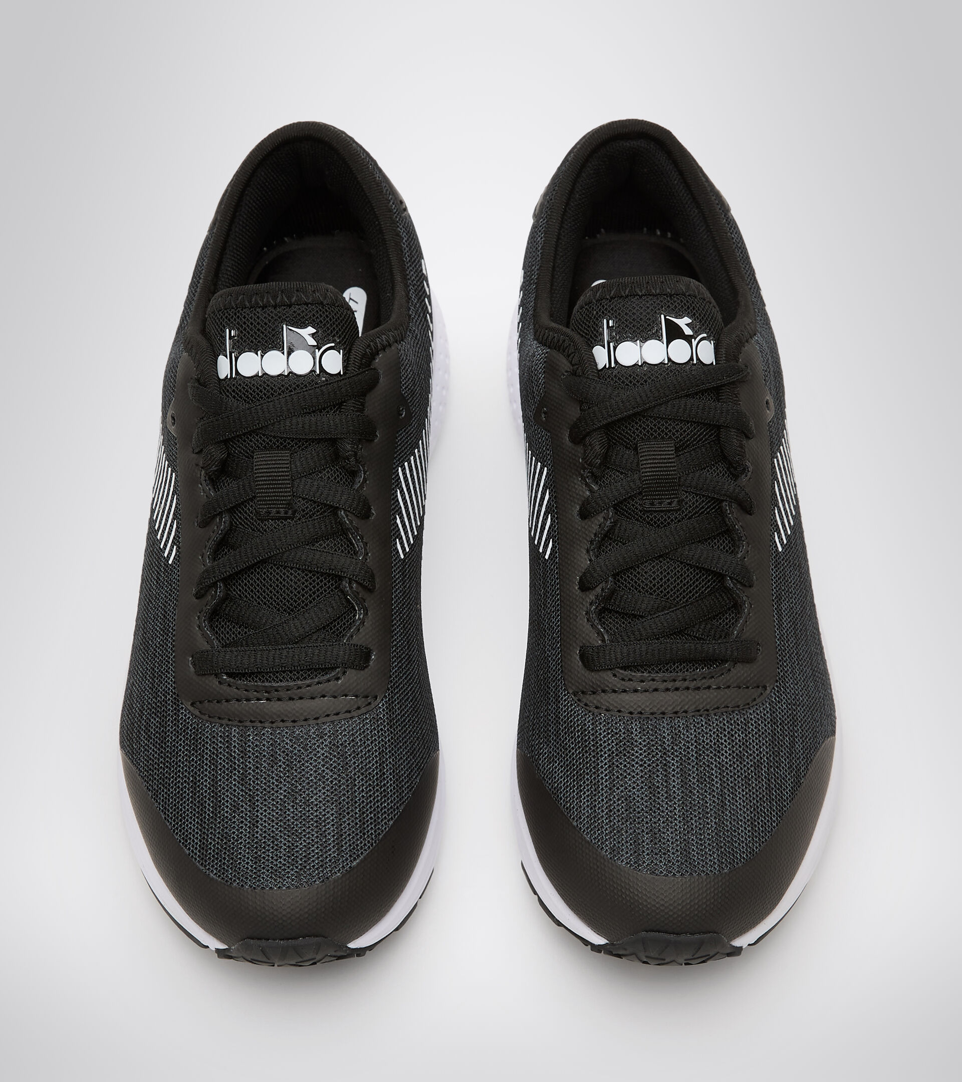 Chaussures de sport - Femme PASSO W NOIR/BLANC (C7406) - Diadora