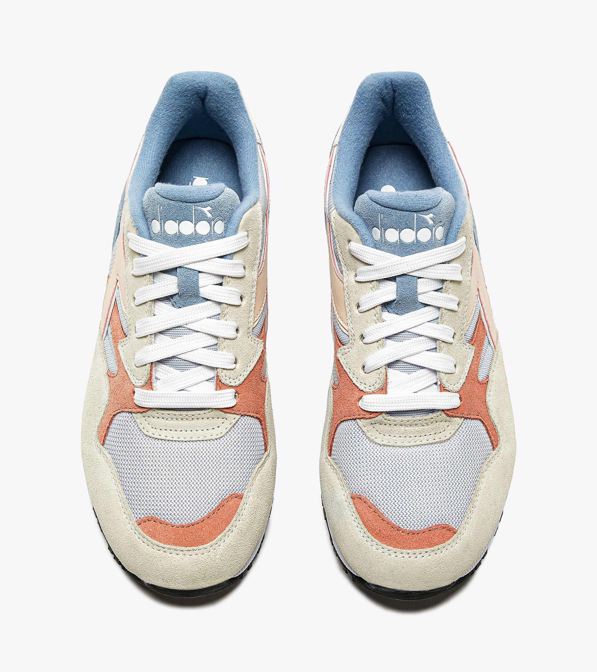 Sporty sneakers - Gender neutral N902 ARCTIC ICE/WHISPER WHITE - Diadora