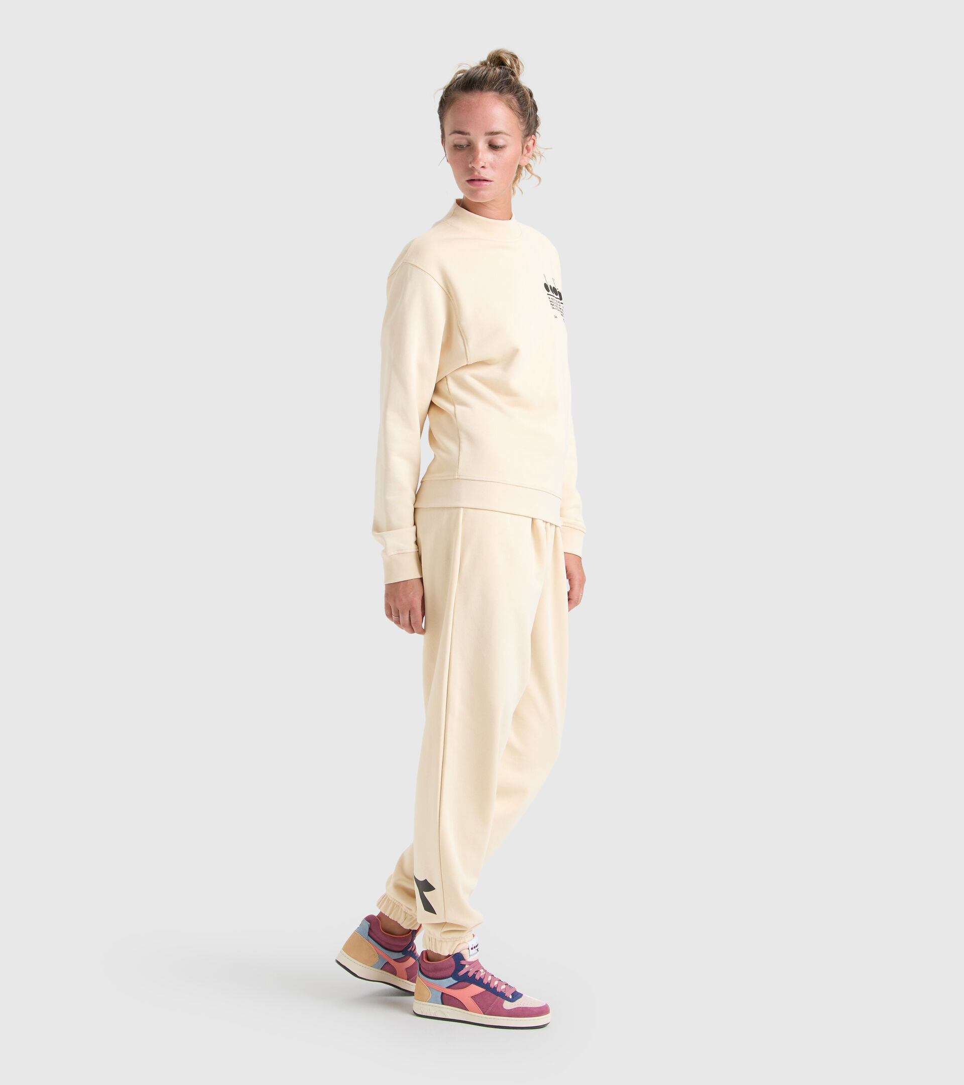 Cotton sweatshirt - Women’s L. SWEATSHIRT CREW MANIFESTO NAVAJO BEIGE - Diadora