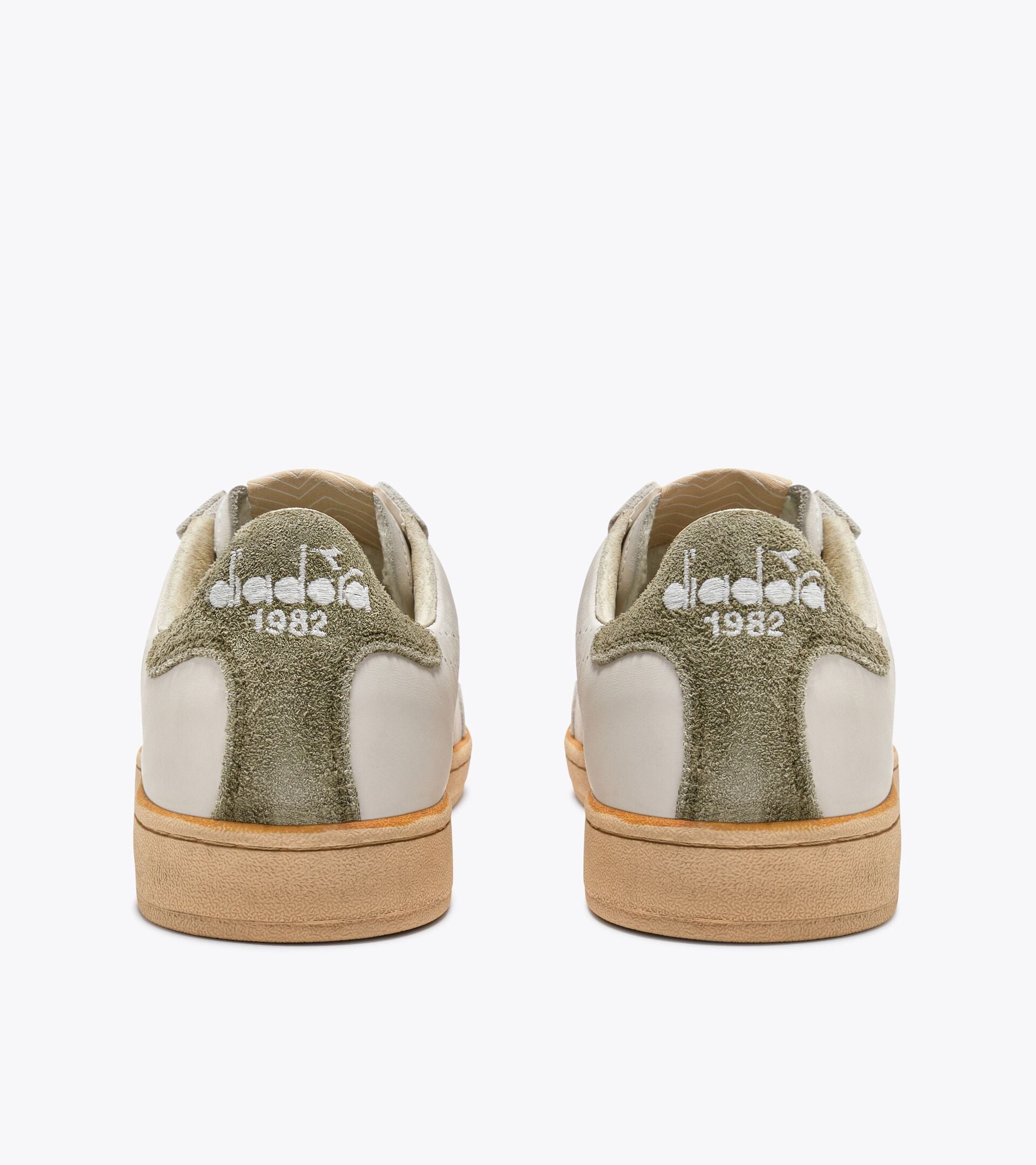 Heritage Leather Sneakers - All-gender
 PRESTIGE PLAIN USED KIWI GREEN - Diadora