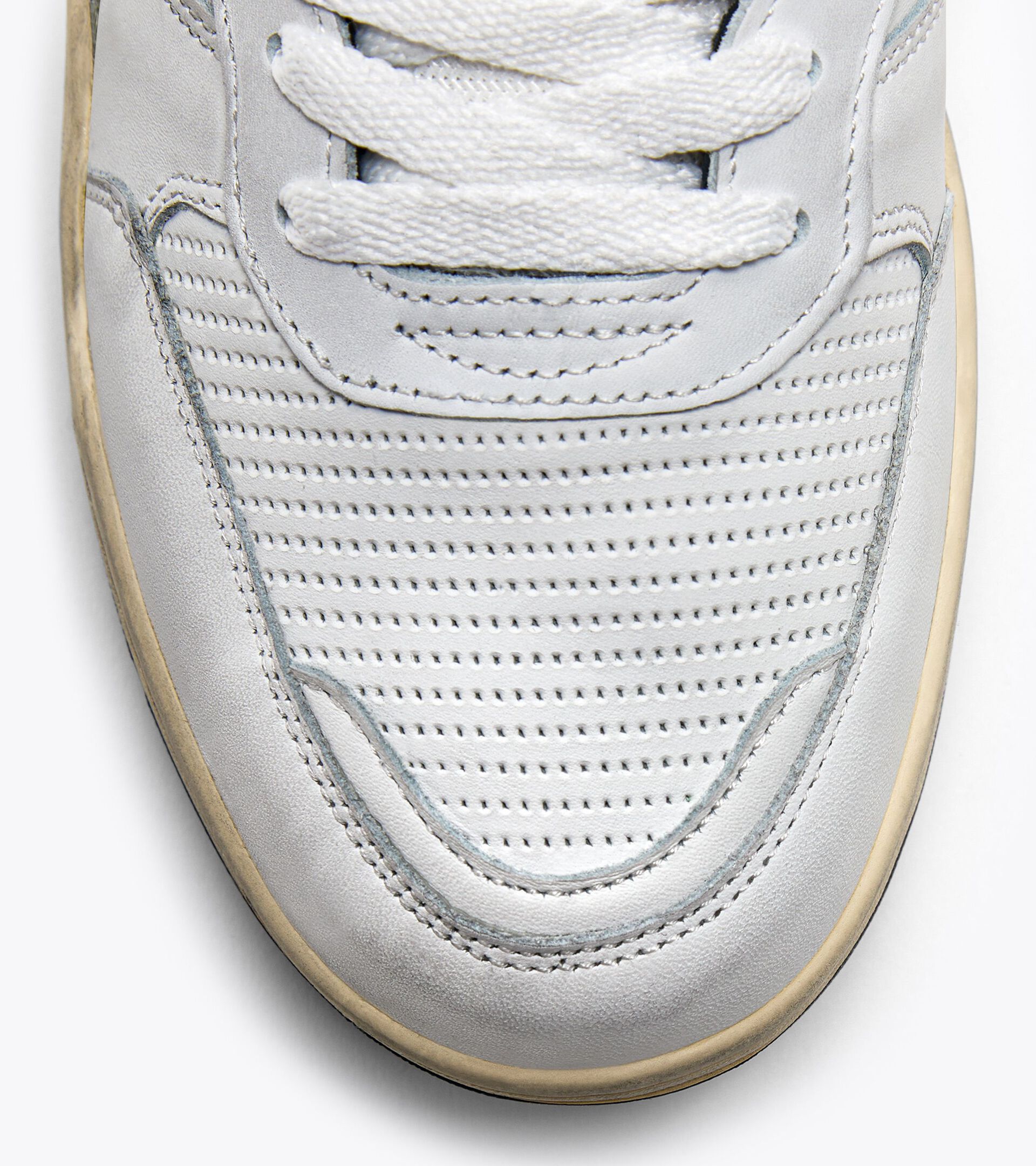 Heritage shoe - Gender neutral B.560 USED WHITE/BLACK - Diadora