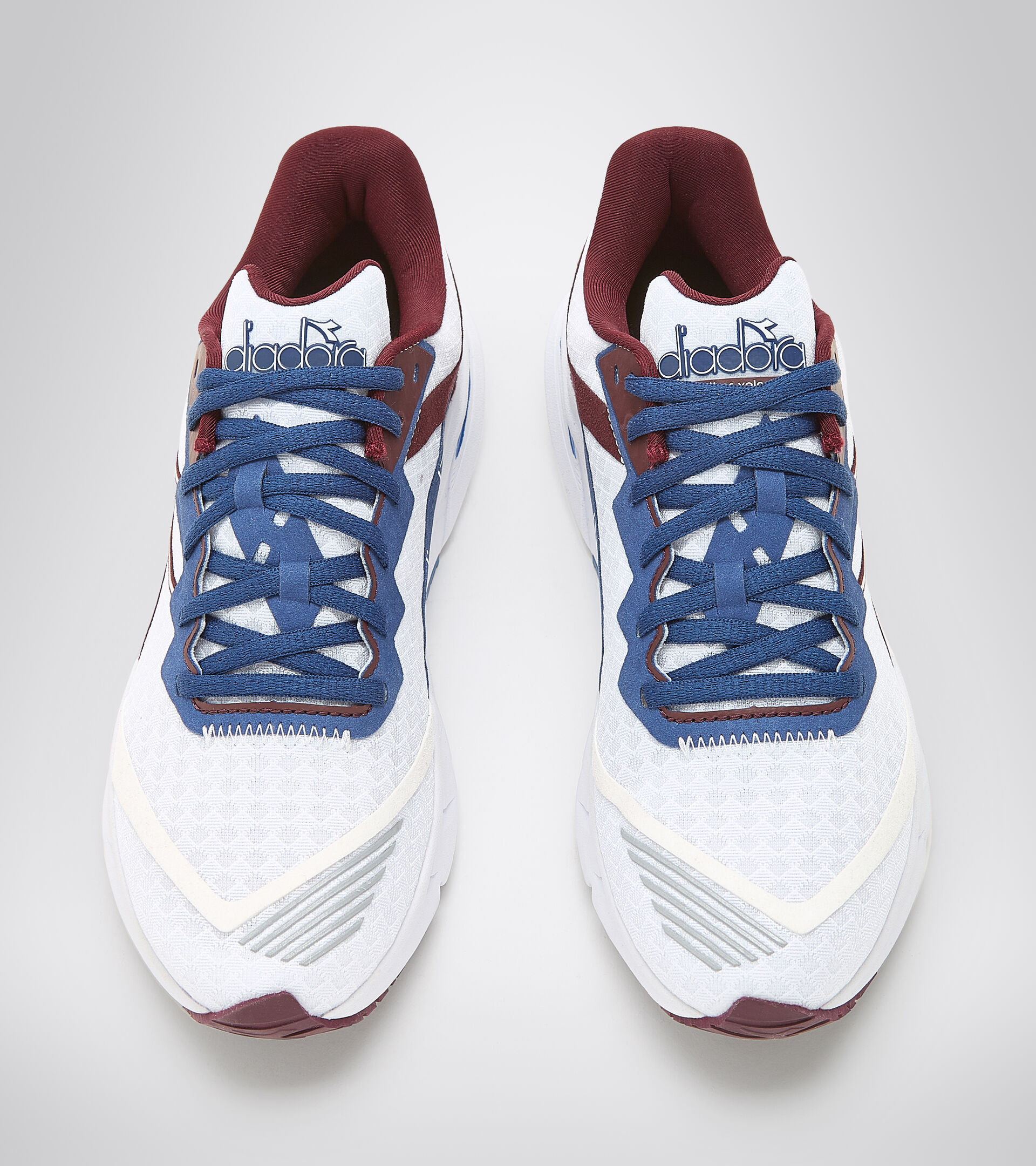 Running shoes - Women MYTHOS BLUSHIELD VOLO 2 W WHITE/TRUE NAVY - Diadora