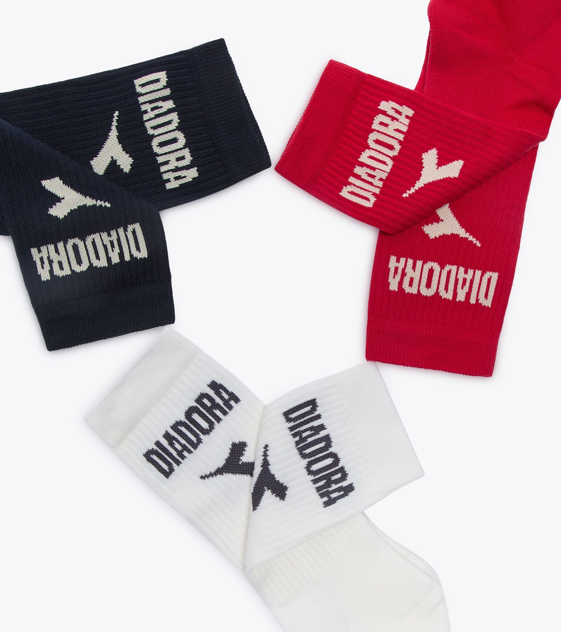 Socks set - Made in Italy
 SOCKS 3PACK LEGACY FIERY RED/WHT ALYSSUM/BL NIGHT - Diadora