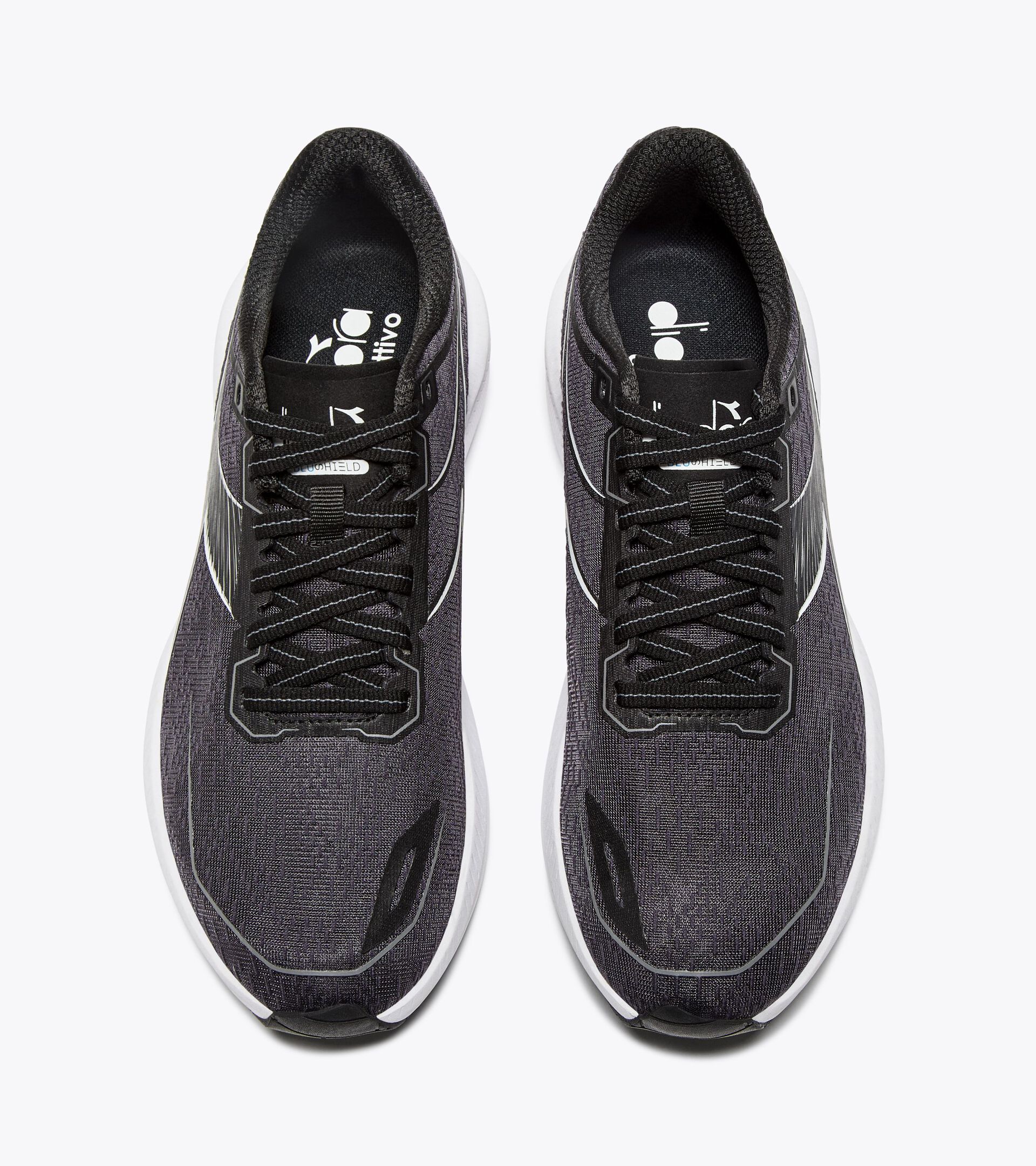 Running shoe - Stability and lightness - Donna MYTHOS BLUSHIELD VOLO 5 W BLACK/WHITE (C7406) - Diadora