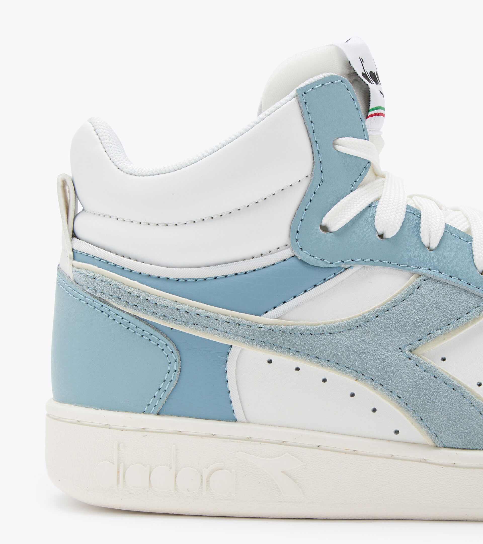 Sports shoes - Women
MAGIC BASKET DEMI LEATHER WN OMPHALODES - Diadora