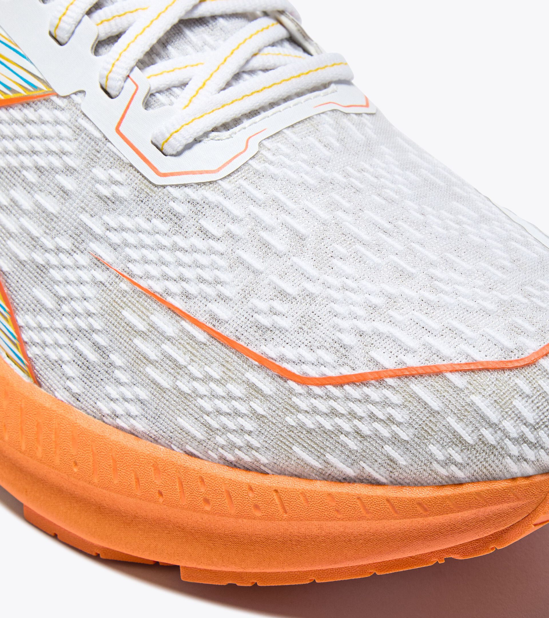 Laufschuh - Stabilität und Leichtigkeit - Herren MYTHOS BLUSHIELD VOLO 5 WHITE/NECTARINE/LEMON CHROME - Diadora