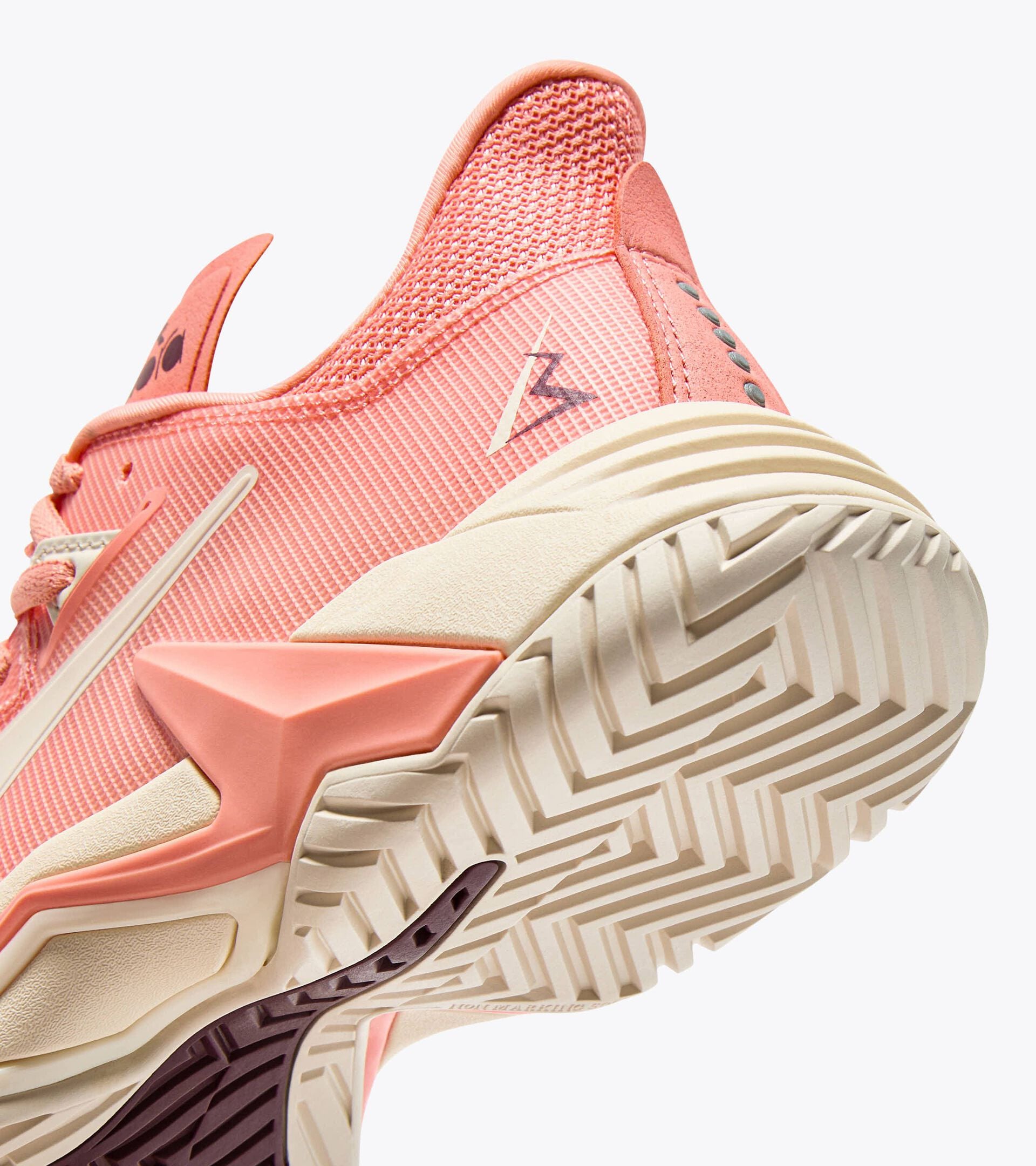Tennis shoe for hard surfaces and clay courts - Stability - Women&rsquo;s
 B.ICON 3 W AG DESERT FLOWER /WHISPER WHITE - Diadora