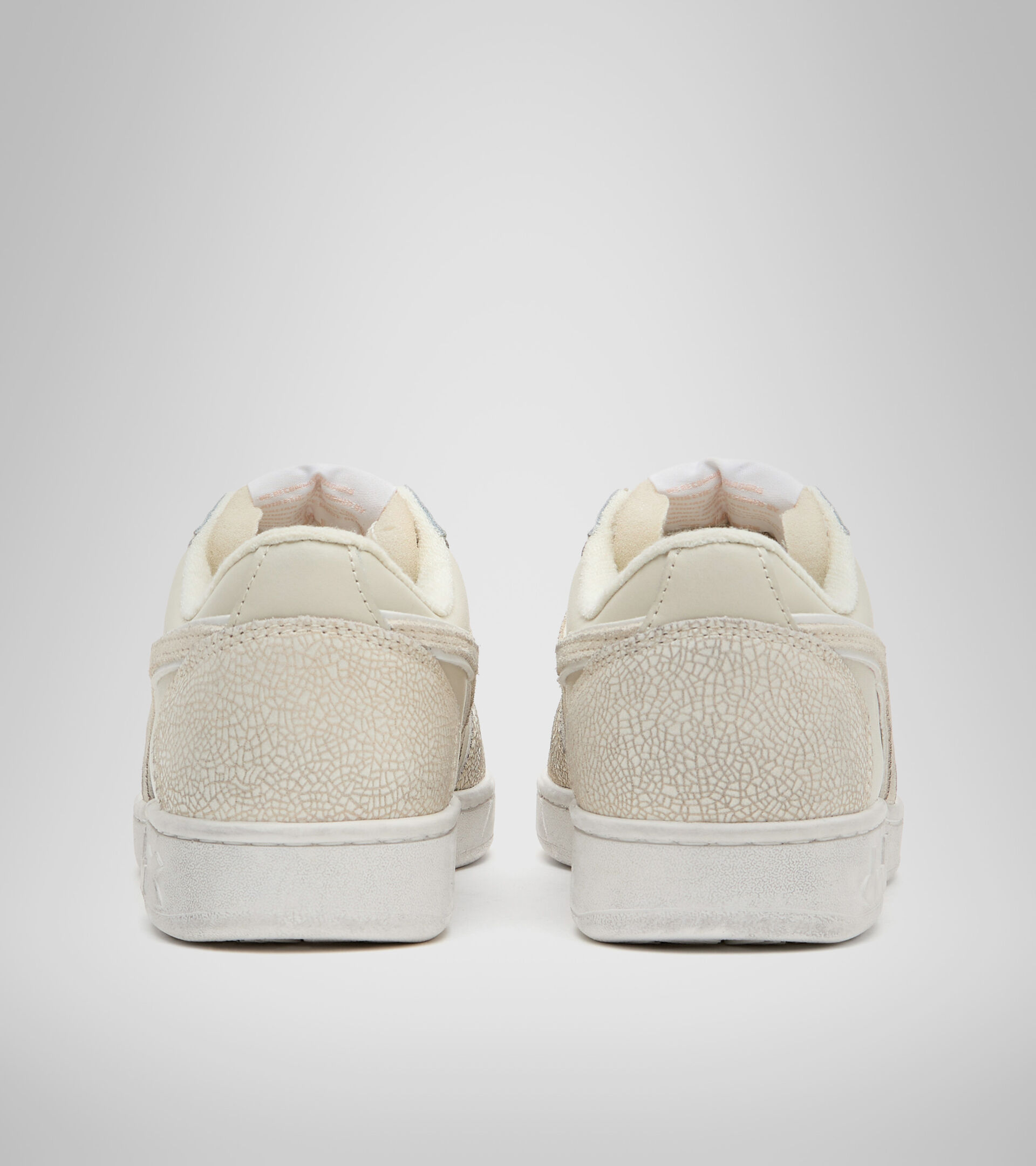 Sports shoe - Women MAGIC BASKET LOW ICONA WN BEIGE ALABASTER - Diadora