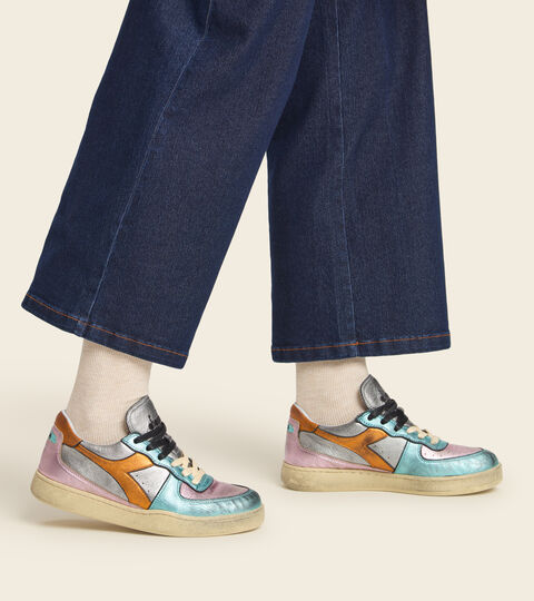 MI BASKET LOW METALLIC USED WN, ARGENTO/ARANCIO VIBRANTE Heritage-Schuh - Damen MI BASKET LOW METALLIC USED WN ARGENTO/ARANCIO VIBRANTE - Diadora