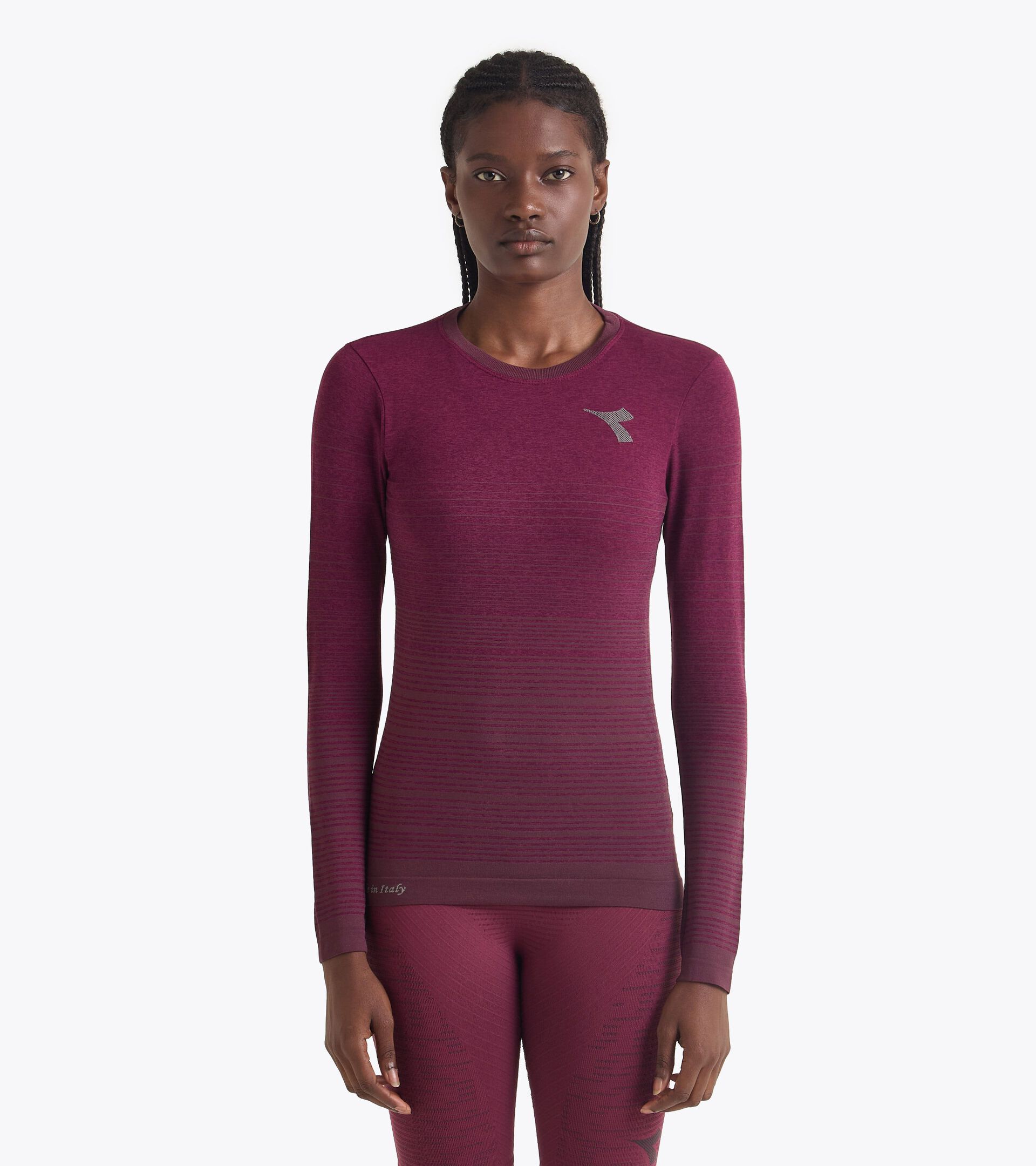 Long-sleeved, technical t-shirt for temperature control - Running - Women’s
L. LS T-SHIRT STRATOUNO MAROON BANNER - Diadora