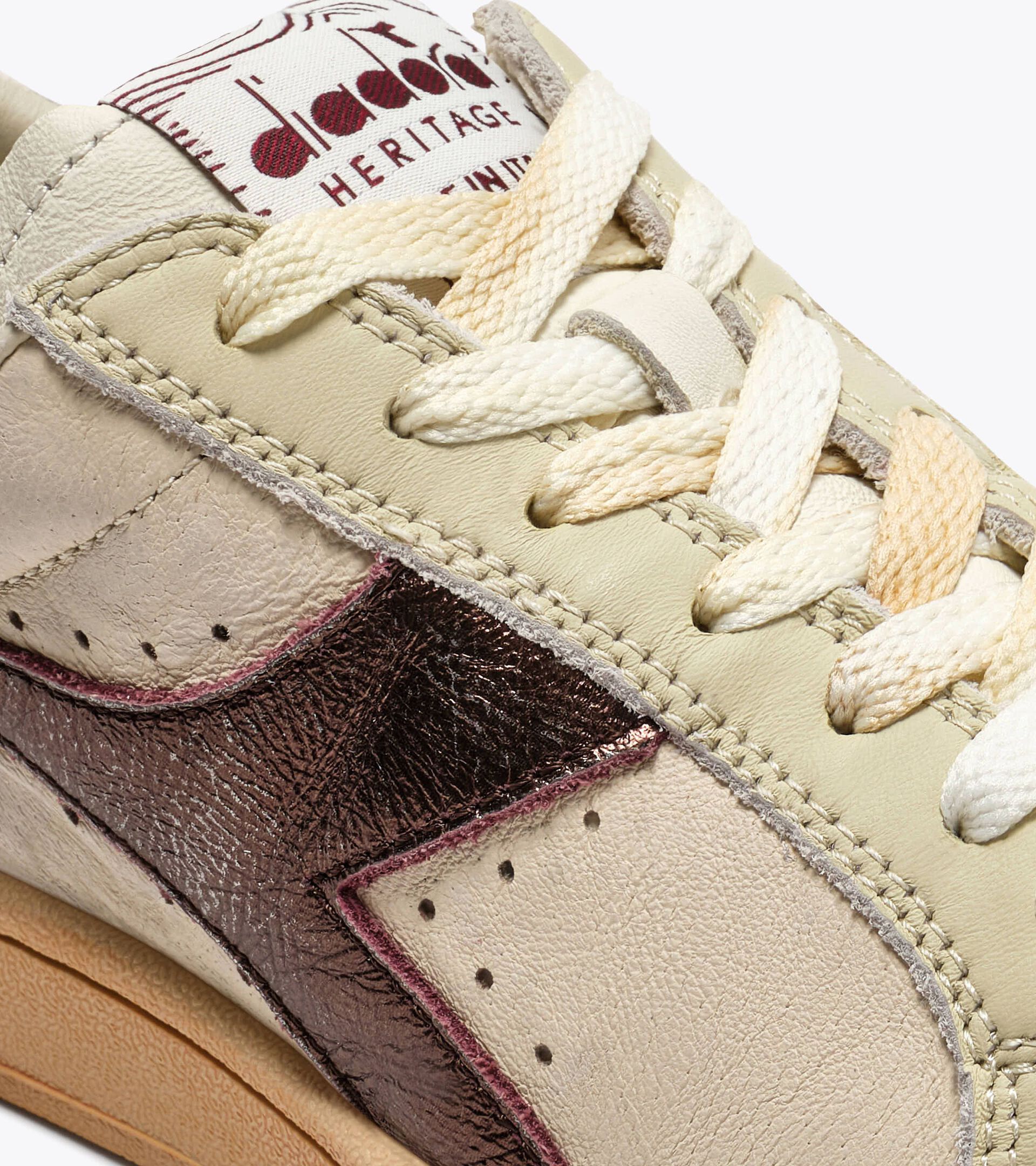 Sneakers Heritage en cuir - Made in Italy - Pour tous les genres
 PRESTIGE AGED ITALIA RHUM RAISIN - Diadora