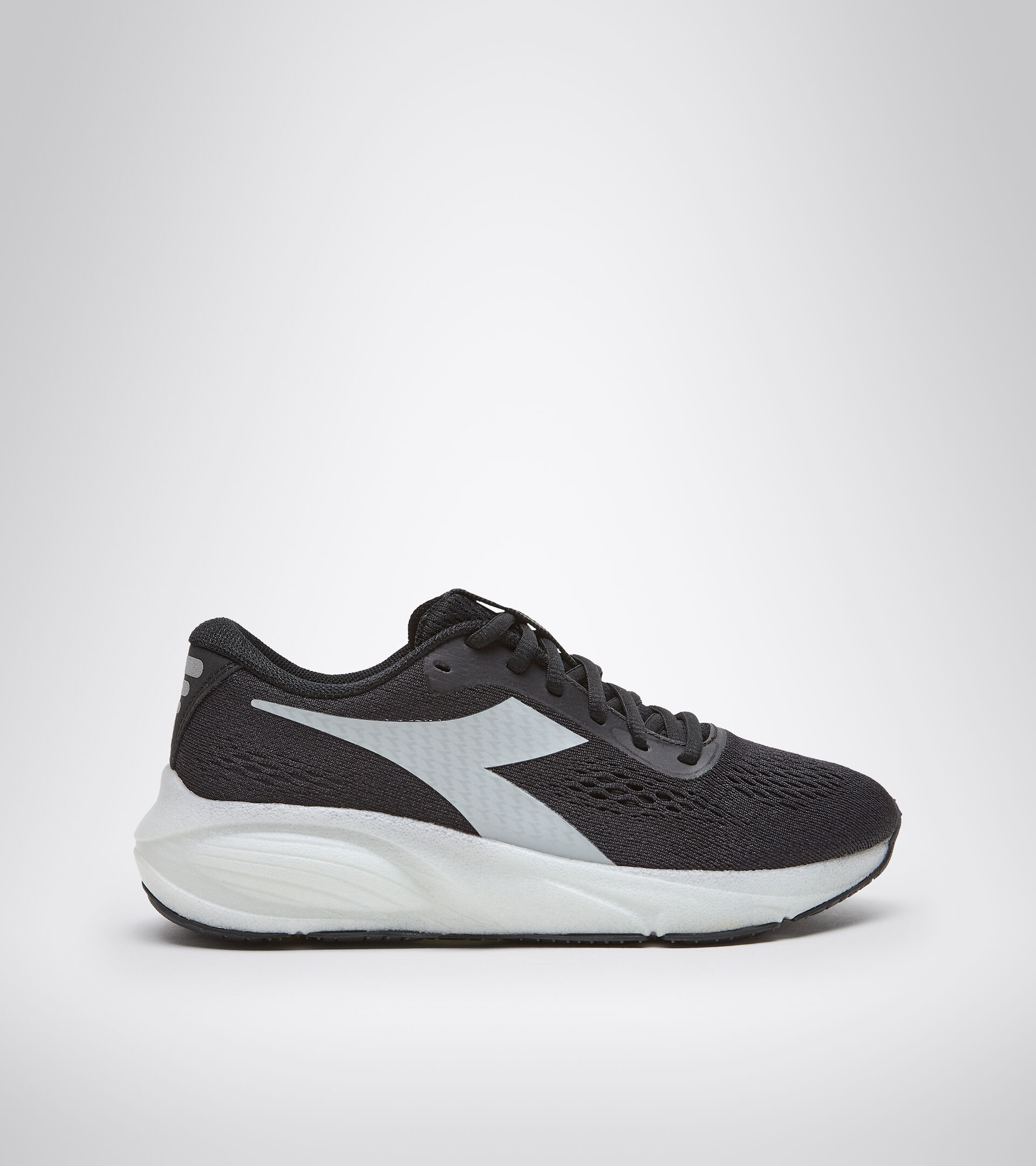 Running shoes - Women FRECCIA W BLACK/SILVER - Diadora