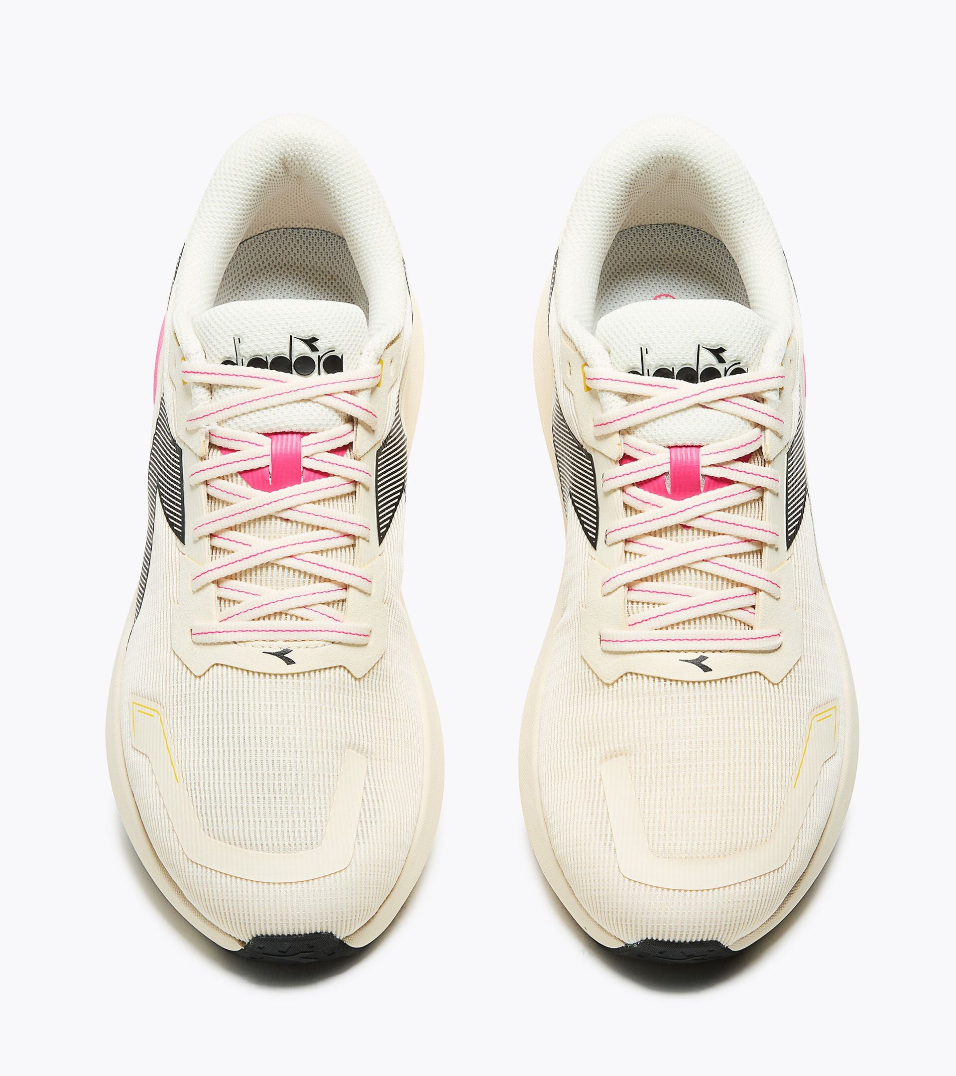 Neutral Running Shoe - Men&rsquo;s STRADA 4 BUTTERCREAM /BLACK - Diadora