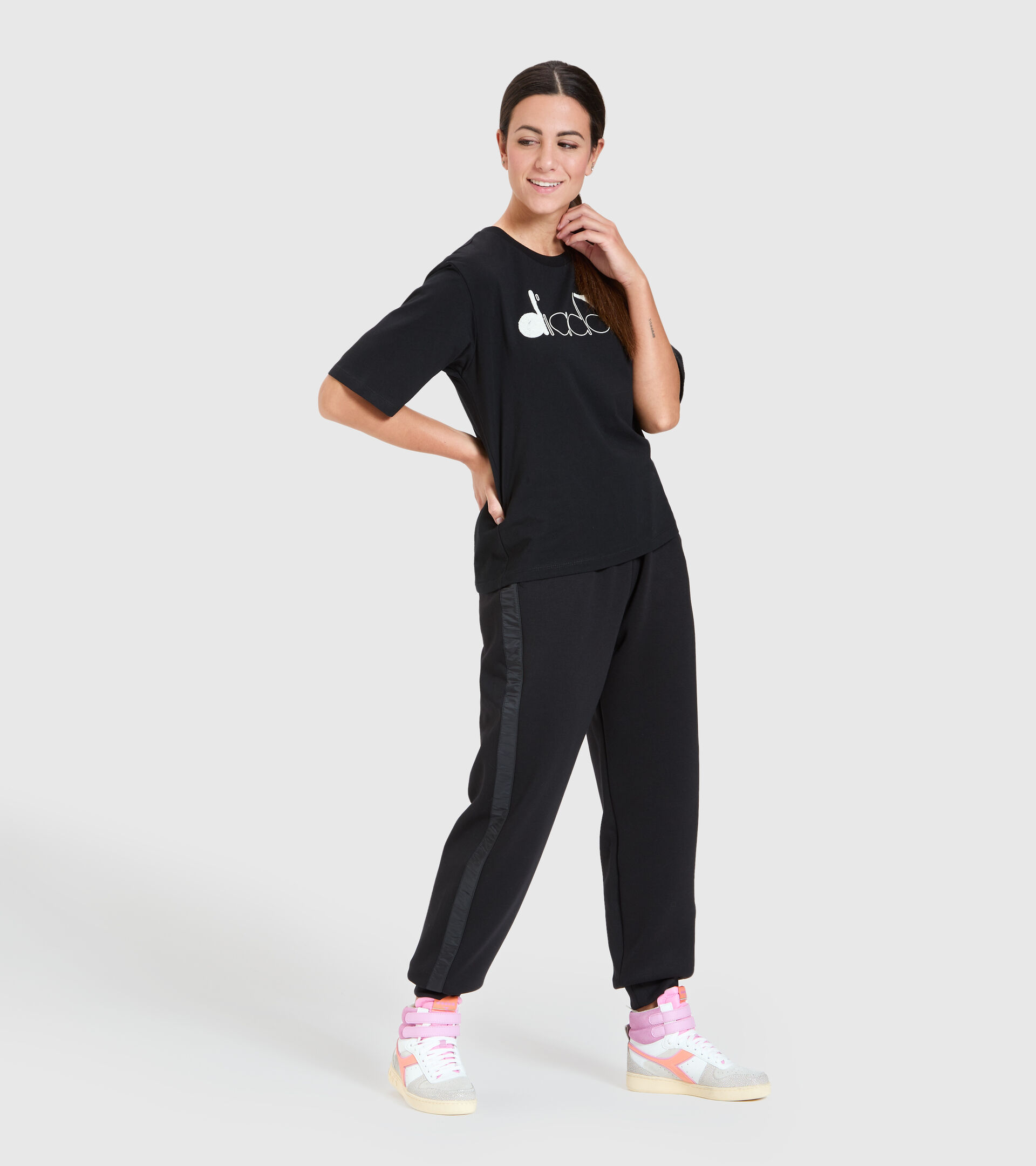 Camiseta - Mujer L. T-SHIRT SS URBANITY NEGRO - Diadora