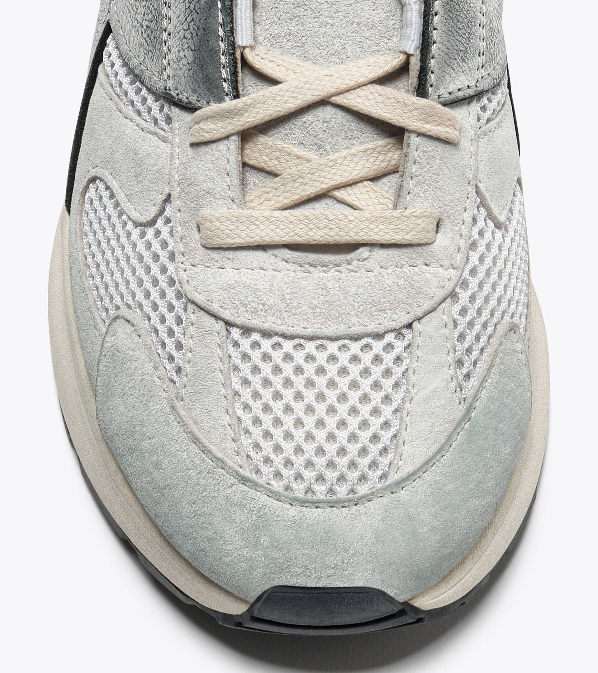 Zapatilla Heritage de piel y malla  - Mujer
 MERCURY ELITE METAL USED WN BLANCO - Diadora