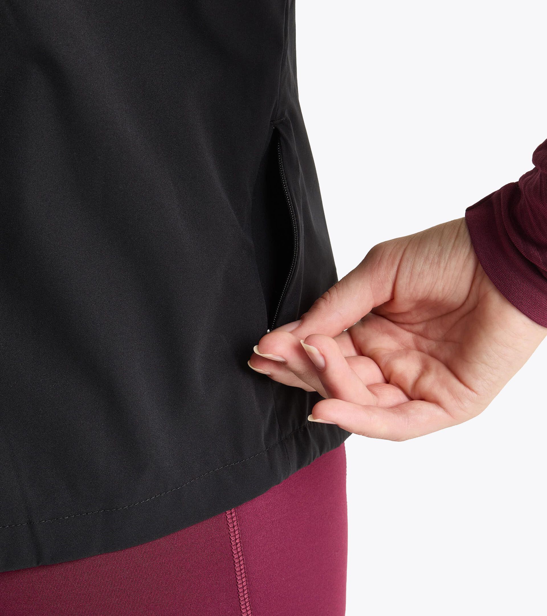 Padded running vest - Winter Protection - Women’s
L. PADDED VEST WINTER PROTECTION BLACK - Diadora