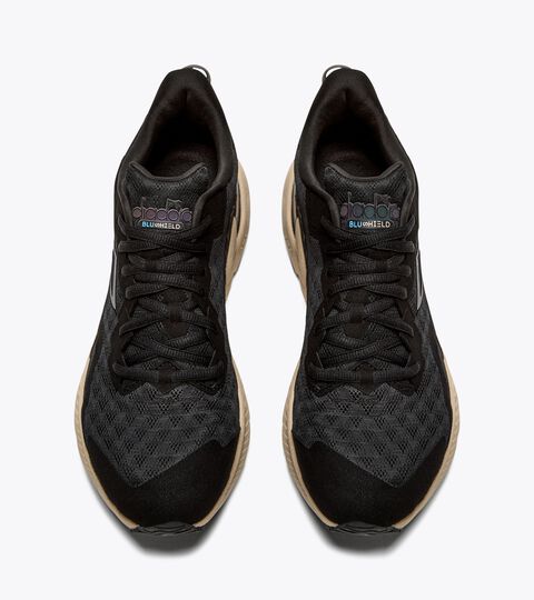 MYTHOS BLUSHIELD VOLO HIP 3, BLACK/DOESKIN Running shoes - Men MYTHOS BLUSHIELD VOLO HIP 3 BLACK/DOESKIN - Diadora