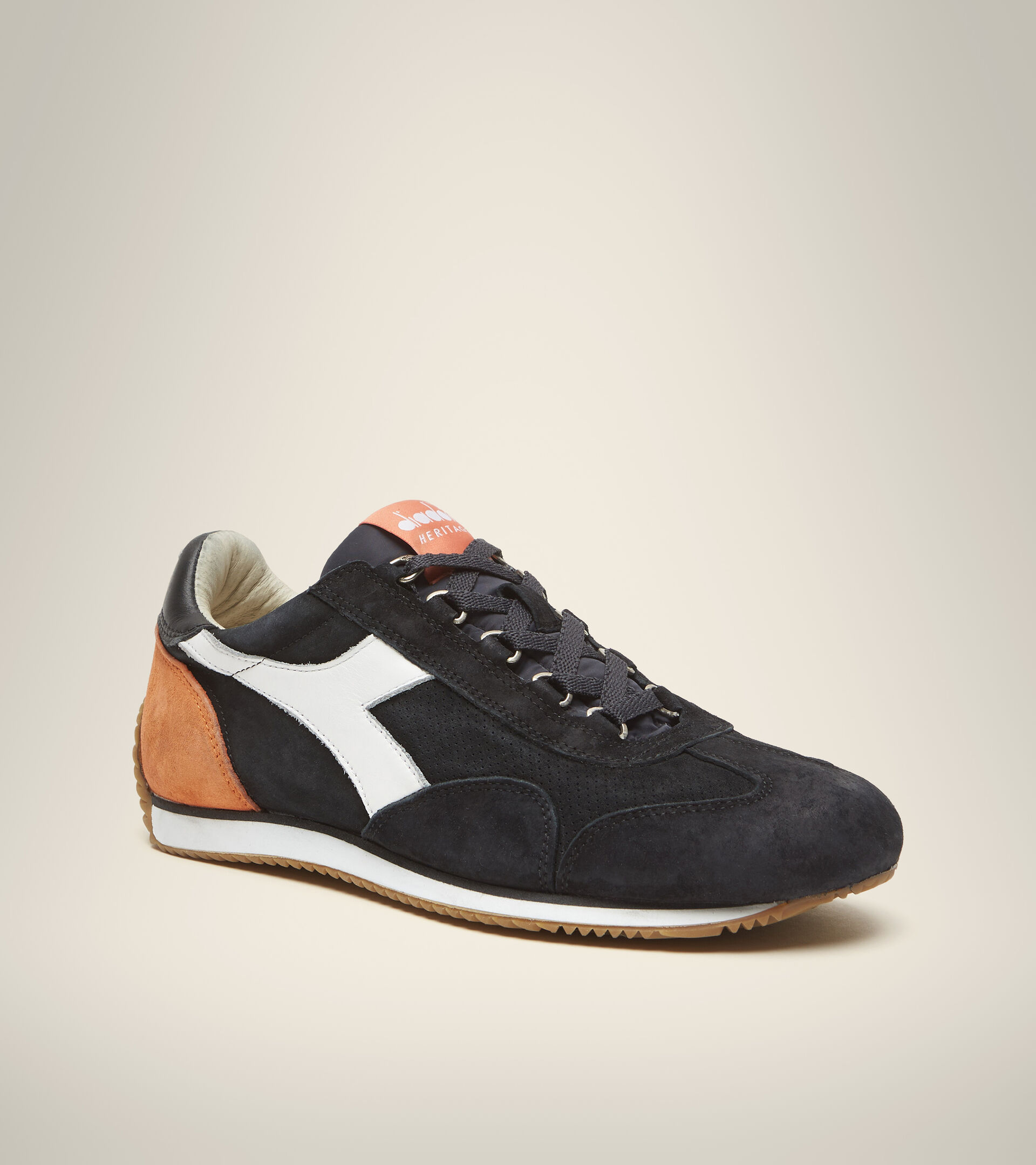 Heritage shoe - Unisex EQUIPE SUEDE SW BLACK PHANTOM - Diadora