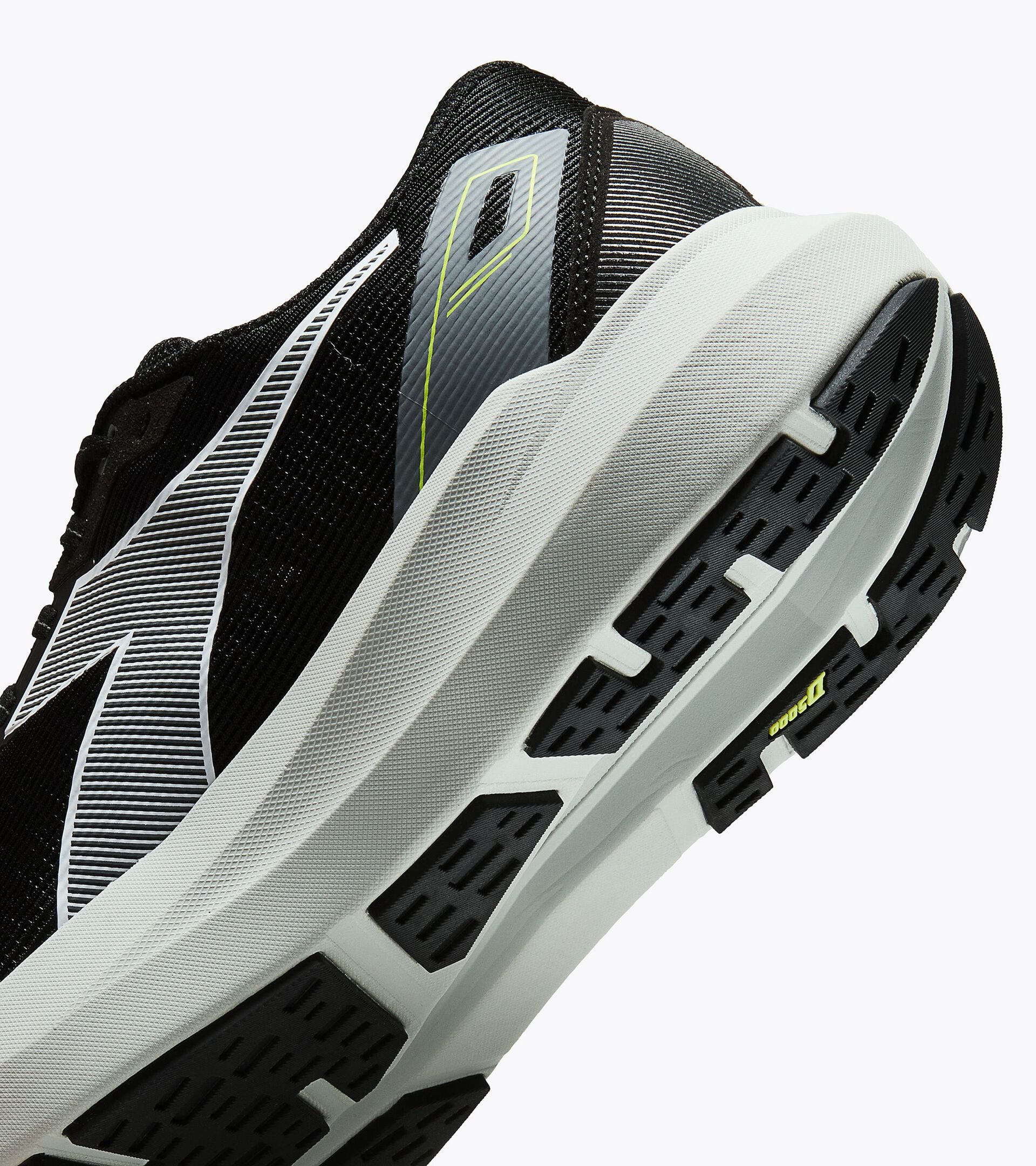 Neutraler Laufschuh - Herren STRADA 4 SCHWARZ/SILBER - Diadora