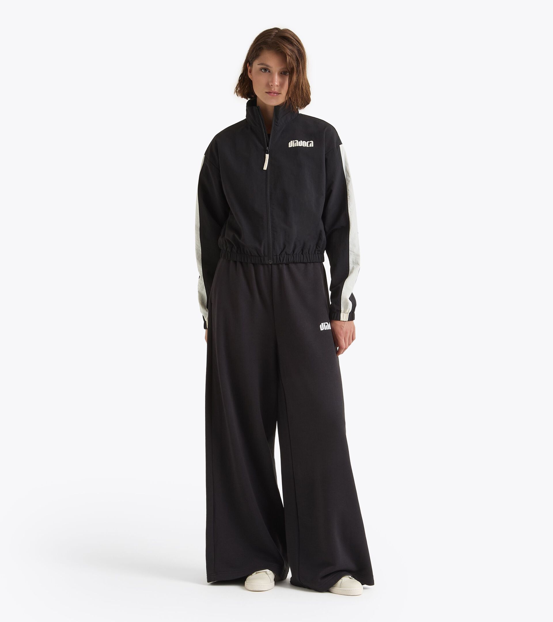 Track Jacket - Women’s
L. TRACK JACKET ATHL. LOGO BLACK - Diadora