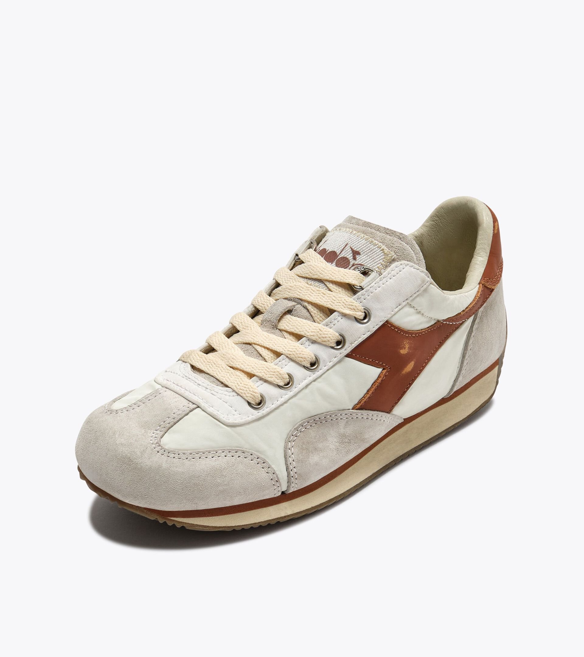 Suede leather Heritage Sneaker - All-gender EQUIPE VELA SW WHITE - Diadora